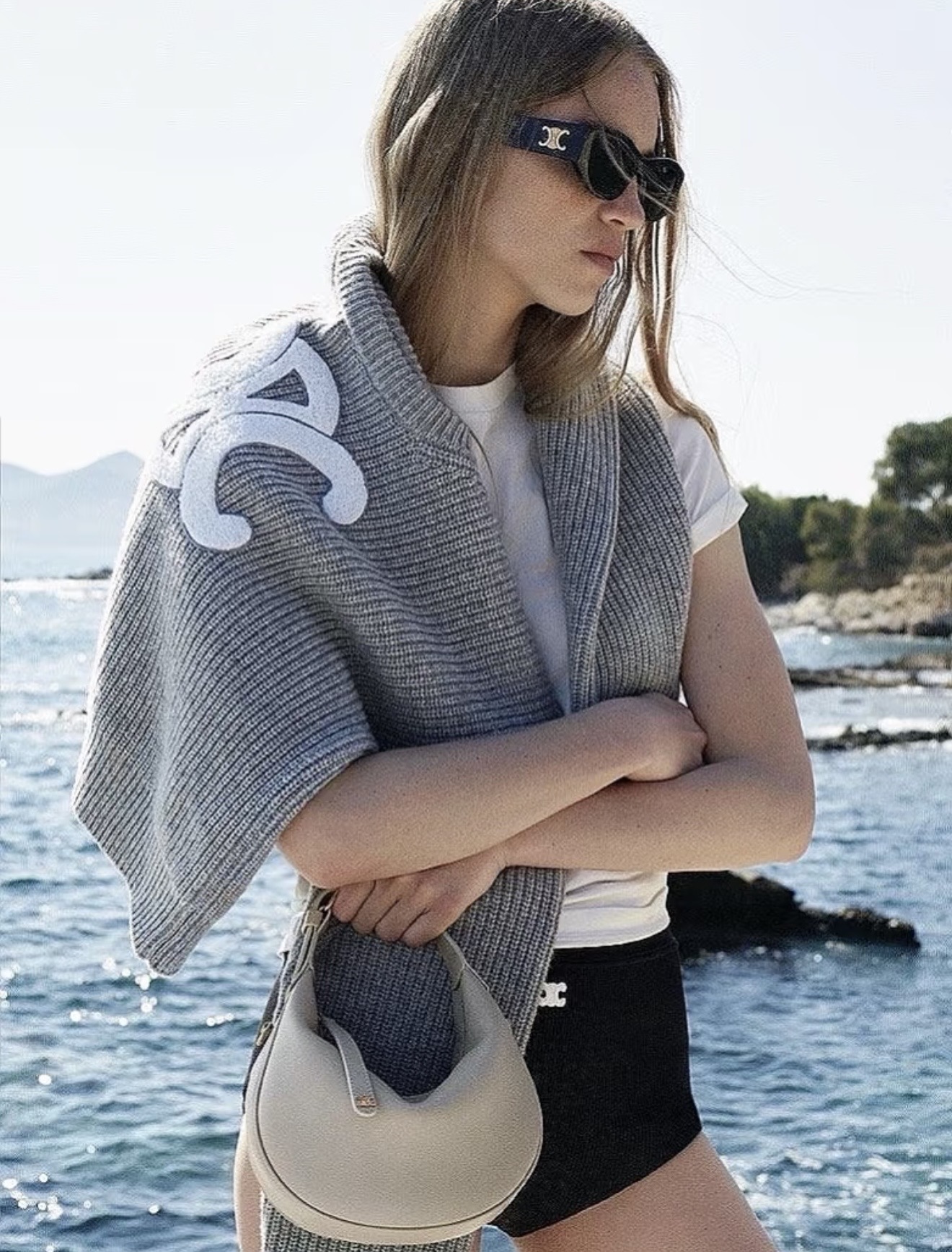 NO:464707,[Love] New [Love]!  Latest CE 25NEW Wool Arc de Triomphe Badge Loose Sweater. Size SML., Sweaters, Alexander wang19860909[爱心]新款[爱心]！最新CE 25NEW 羊毛凯旋门徽章宽松毛衣.尺码SML.,,sweaters,alexander wang,Women's clothing