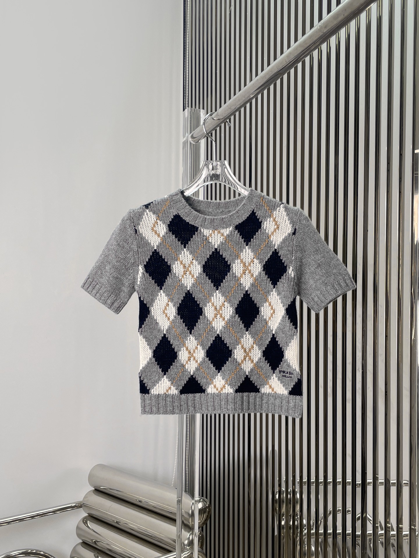 NO:469626,[Love] New [Love]!  Latest PR 25NEW Diamond Cashmere Knitted Short Sleeve Top. Size SML, T-shirt, alexander wang19860909[爱心]新款[爱心]！最新PR 25NEW 菱格纹羊绒针织短袖上衣.尺码SML,,T-shirt,alexander wang,Women's clothing