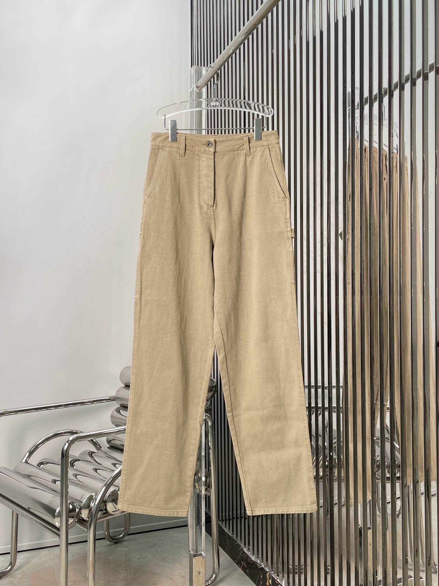 NO:469636,[Love] New [Love]!  Latest MIU 25NEW Washing and Aged Milk Tea Colored Working Pants. Size SML.,,miumiu,alexander wang19860909[爱心]新款[爱心]！最新MIU 25NEW 洗水做旧奶茶色法工裤.尺码SML.,,miumiu,alexander wang,Women's clothing