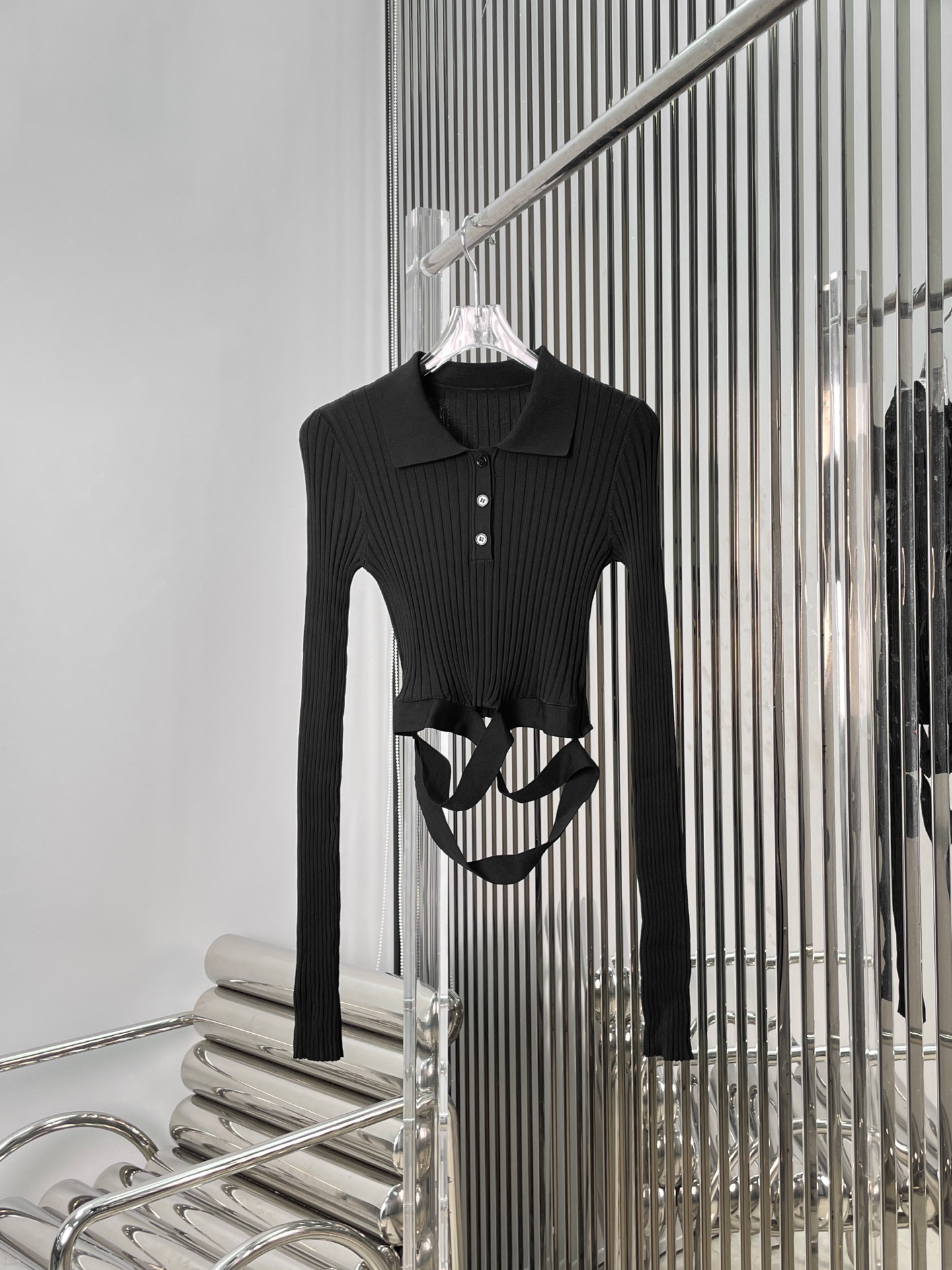 NO:472209,[Love] New [Love]!  The latest M 25NEW Yang Mi's same hollowed-winded knitted base top. Size SMl, alexander wang19860909[爱心]新款[爱心]！最新M 25NEW 杨幂同款镂空缠绕针织打底上衣.尺码SMl,,alexander wang,Women's clothing