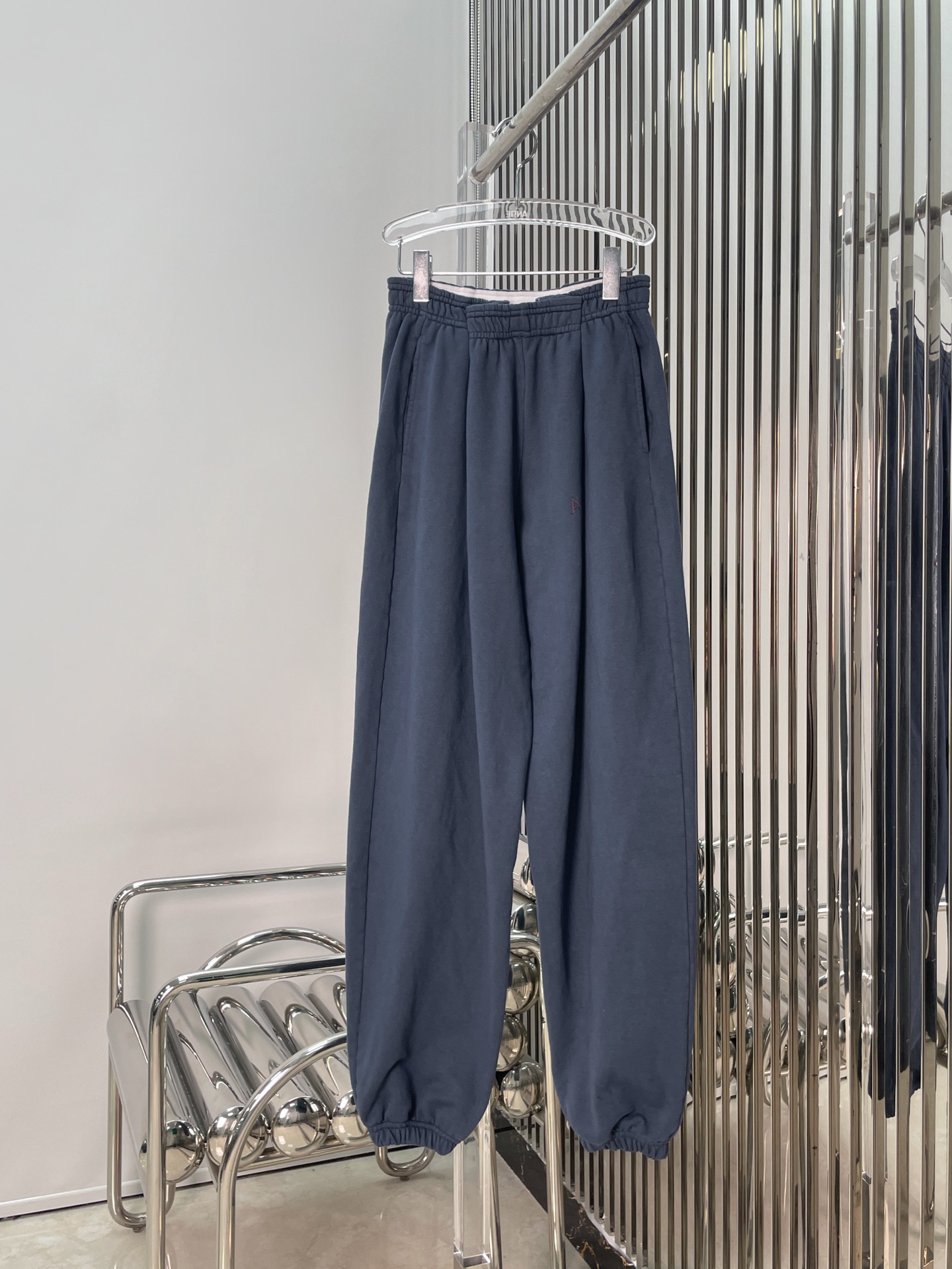 NO:475623,[Love] New [Love]!  Latest AW 25NEW Wing Print Old Waist Letter Rubber Sleeve Pants. Size SML.,,alexander wang19860909[爱心]新款[爱心]！最新AW 25NEW 翅膀印花做旧腰头字母橡胶卫裤.尺码SML.,,alexander wang,Women's clothing