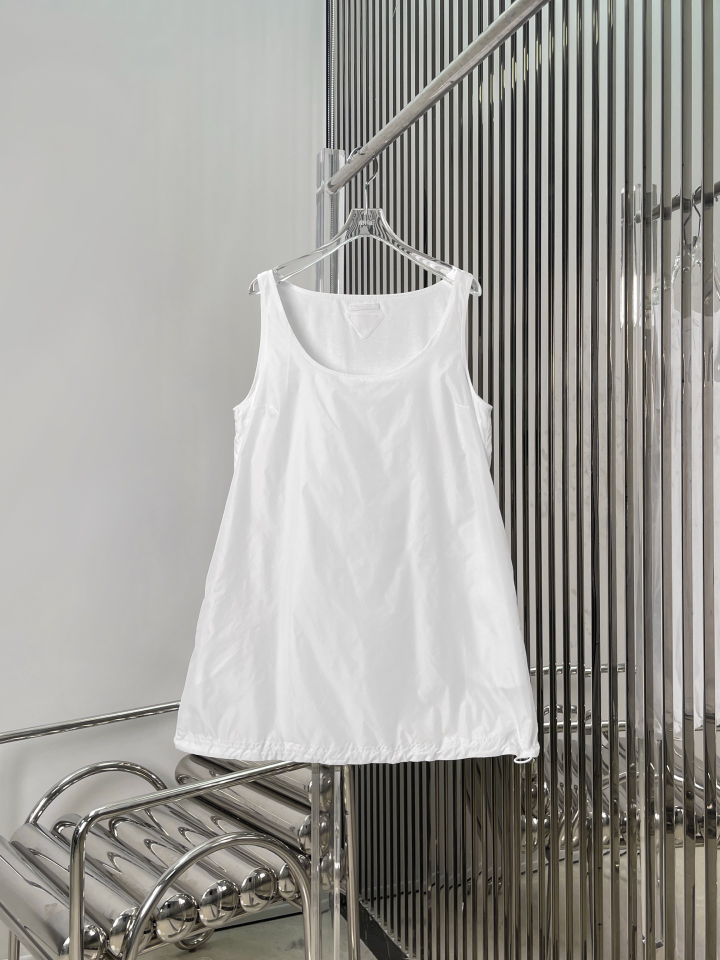 NO:483776,[Love] New [Love]!  Latest PR 25NEW Triangle Mark Double-Side Recycled Nylon + Silk Cotton Sleeveless Drawstring Dress. Size SML.,, Skirts,alexander wang19860909[爱心]新款[爱心]！最新PR 25NEW 三角标双面穿再生尼龙+丝棉无袖抽绳连衣裙.尺码SML.,,skirts,alexander wang,Women's clothing