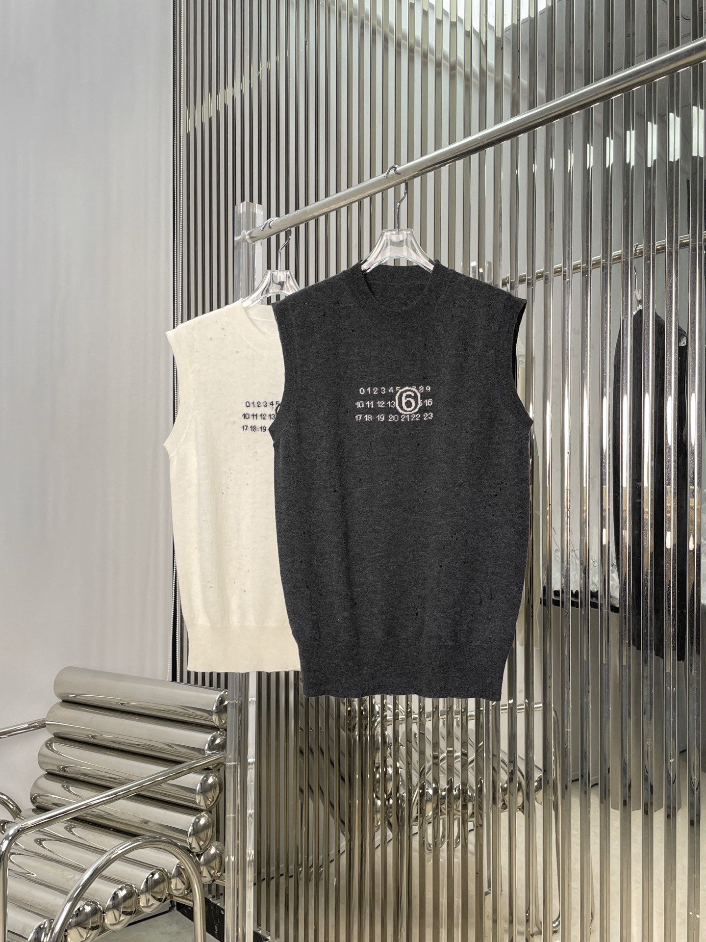 NO:483763,[Love] New [Love]!  Latest MM 25NEW alphabet jacquard wool knitted vest. Color beige, grey. Size SML.,,alexander wang19860909[爱心]新款[爱心]！最新MM 25NEW 字母提花羊毛针织背心.颜色米色、灰色.尺码SML.,,alexander wang,Women's clothing