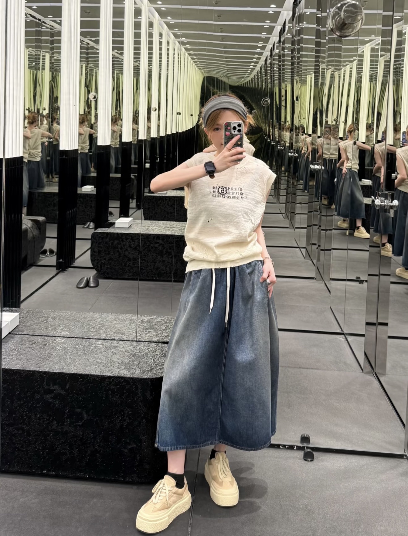 NO:483769,[Love] New [Love]!  Latest MM 25NEW alphabet jacquard wool knitted vest. Color beige, gray. Size SML, alexander wang19860909[爱心]新款[爱心]！最新MM 25NEW 字母提花羊毛针织背心.颜色米色、灰色.尺码SML,,alexander wang,Women's clothing