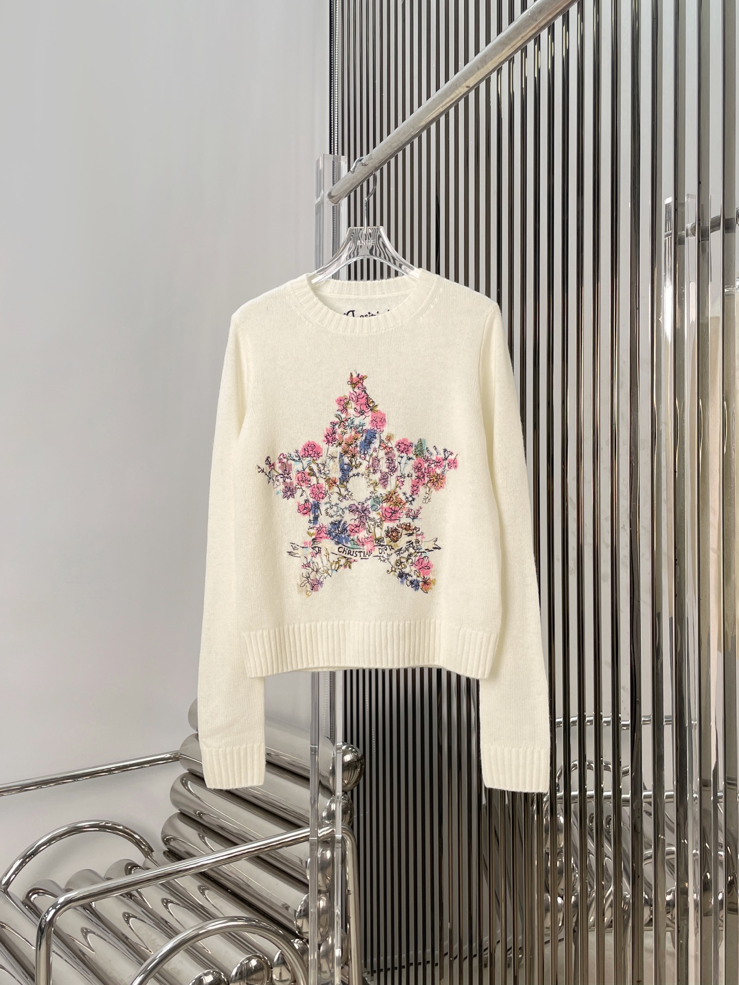 NO:484478,[Love] New [Love]!  Latest D 25NEW cashmere embroidered pentagram sweater. Size SML.P, sweaters, alexander wang19860909[爱心]新款[爱心]！最新D 25NEW 羊绒刺绣五角星毛衣.尺码SML.P,,sweaters,alexander wang,Women's clothing
