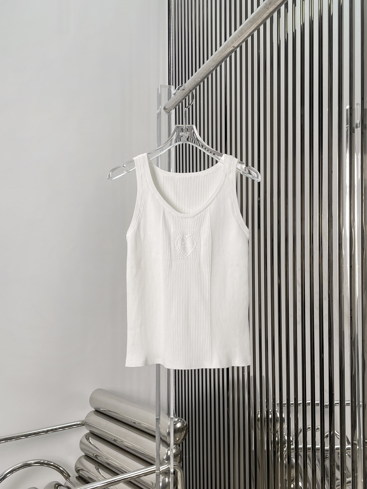 NO:488209,[Love] New [Love]!  Latest CH 25NEW Double C Knitted Jacquard Vest. Size SML.,,alexander wang19860909[爱心]新款[爱心]！最新CH 25NEW 双C针织提花背心.尺码SML.,,alexander wang,Women's clothing