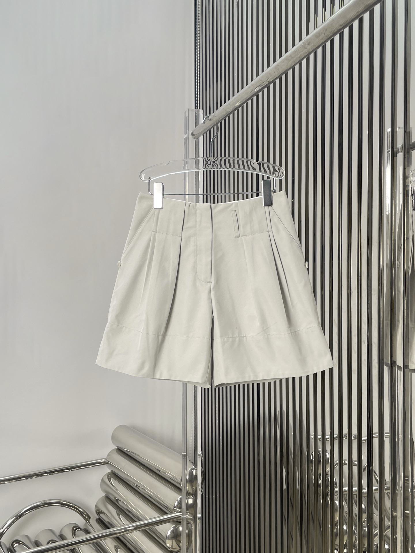 NO:489369,[Love] New [Love]!  Latest LOW 25NEW Bermuda Shorts with Legs. Size SML.P, shorts, alexander wang19860909[爱心]新款[爱心]！最新LOW 25NEW 可挽裤腿百慕大短裤.尺码SML.P,,shorts,alexander wang,Women's clothing