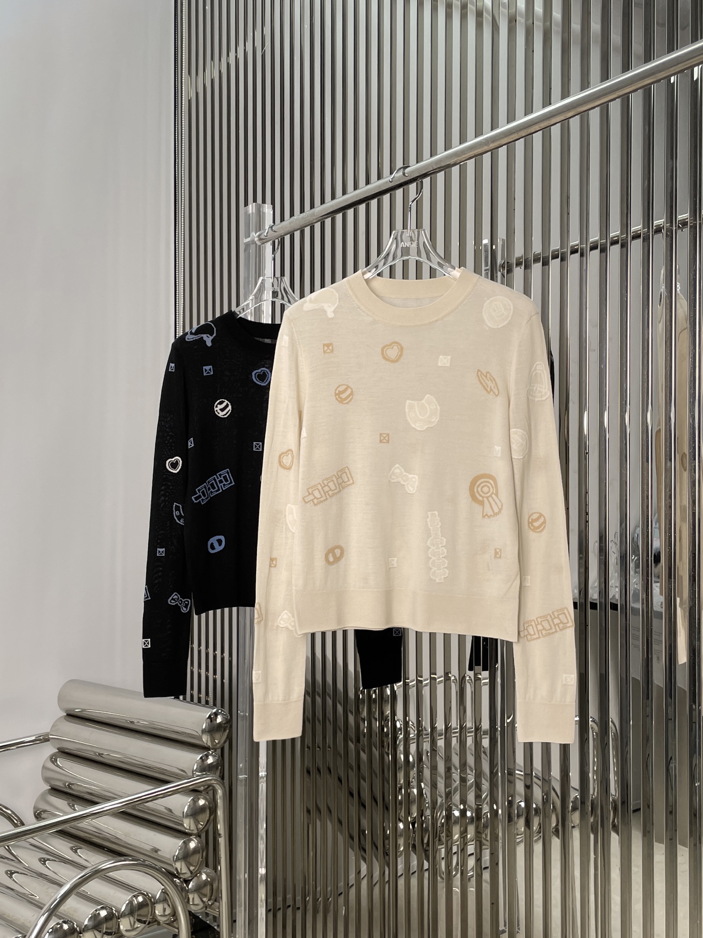 NO:491600,[Love] New [Love]!  Latest H 25NEW Love Horse Graphic Jacquard Sweater. Color Black, Khaki. Size SML., hermes, alexander wang19860909[爱心]新款[爱心]！最新H 25NEW 爱马图形提花针织衫.颜色黑、卡其.尺码SML.,,hermes,alexander wang,Women's clothing