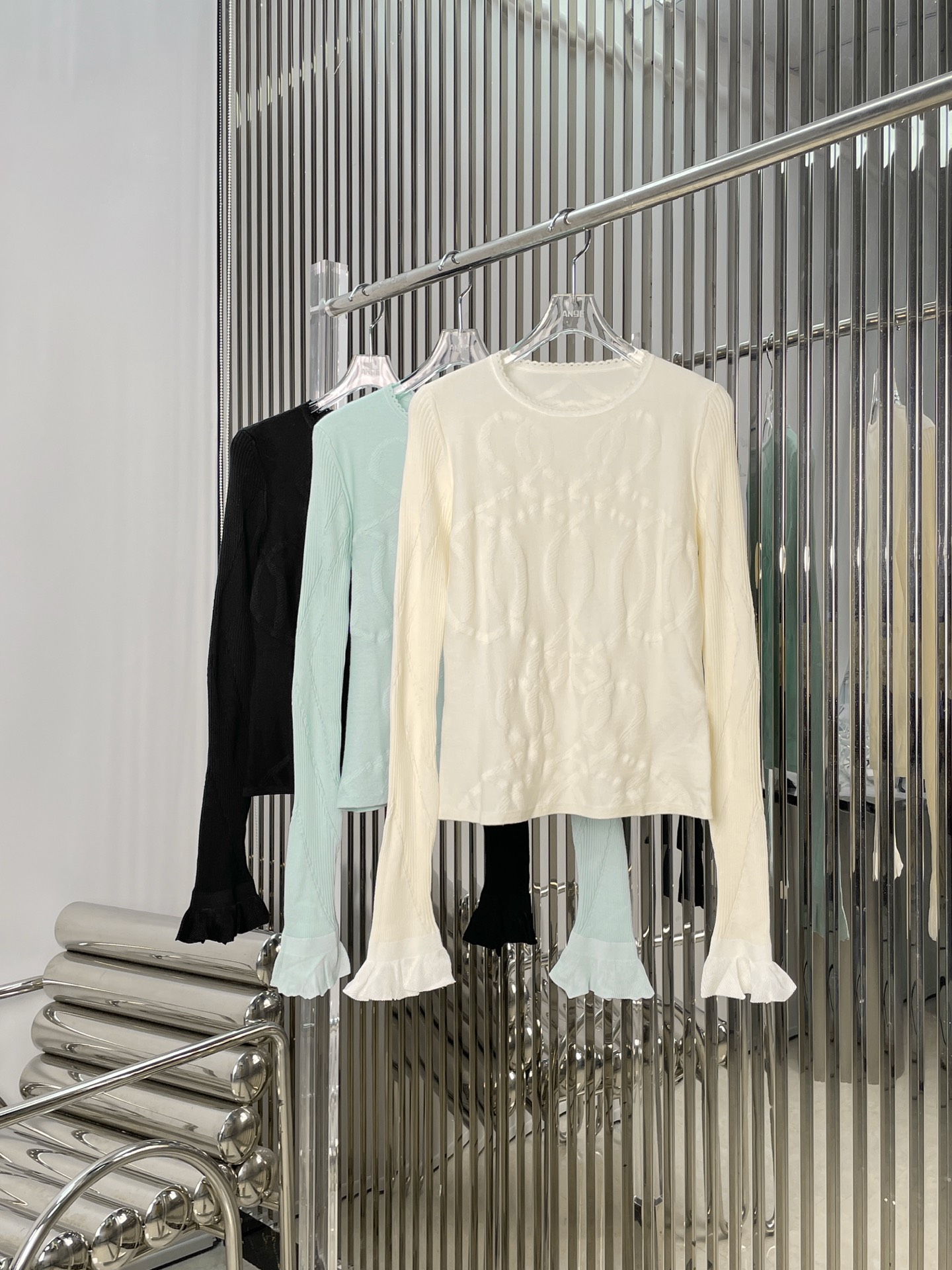 NO:493290,[Love] New [Love]!  Latest H 25NEW Jacquard Flared Sleeve Knitted Top. Color White, Black, Green. Size SML.,,hermes,alexander wang19860909[爱心]新款[爱心]！最新H 25NEW 爱马提花喇叭袖针织上衣.颜色白、黑、绿.尺码SML.,,hermes,alexander wang,Women's clothing