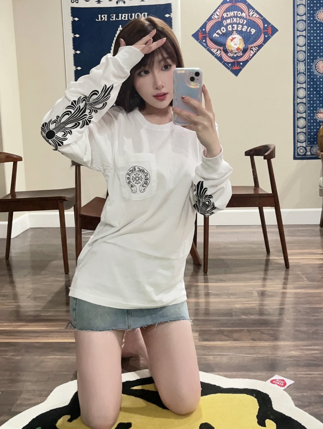 NO:498206,[Love] New [Love]!  Latest CH 25NEW Flower Arm Sanskrit Horseshoe Long Sleeve T-shirt. Color Black and White. Size SML.,,tees, t-shirt,alexander wang19860909[爱心]新款[爱心]！最新CH 25NEW 花臂梵文马蹄长袖T恤.颜色黑、白.尺码SML.,,tees，t-shirt,alexander wang,Women's clothing