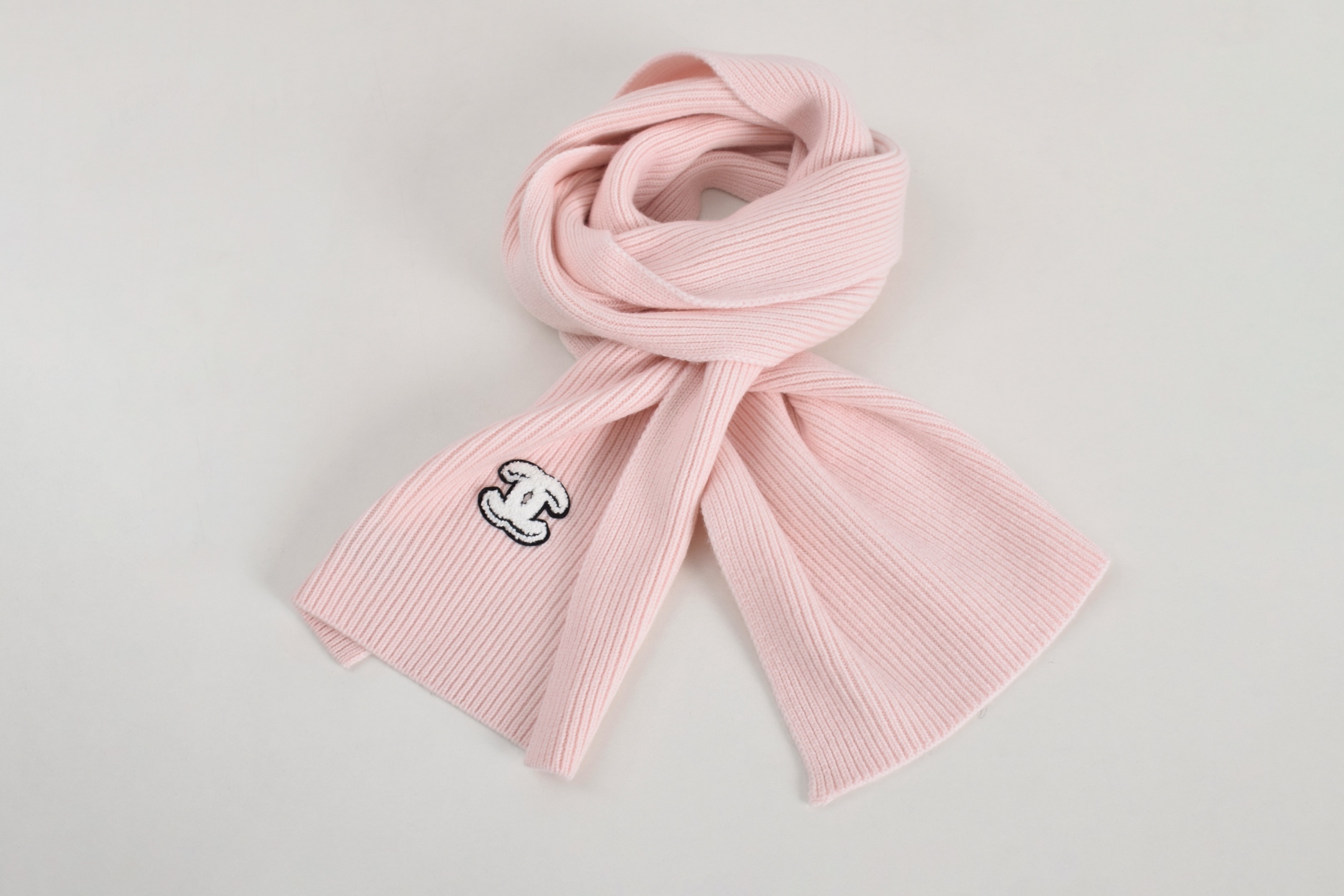 NO:501520,[Love] New [Love]!  Latest CH 25NEW Double C Cold Hat + Scarf. Color Pink, Black. Size SML., Hats, Alexander wang19860909[爱心]新款[爱心]！最新CH 25NEW 双C冷帽+围巾.颜色粉、黑.尺码SML.围.,,hats,alexander wang,Women's clothing