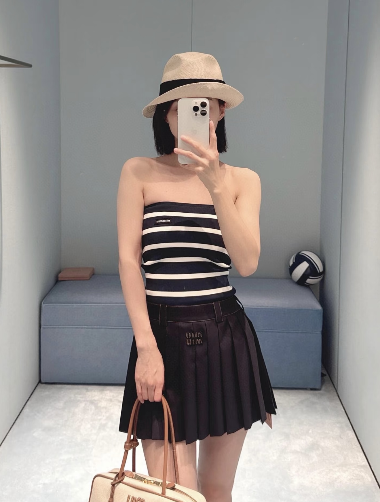 NO:501494,[Love] New [Love]!  Latest MIU 25NEW letter embroidered wool short pleated skirt. Size SML.,,miumiu, skirts,alexander wang19860909[爱心]新款[爱心]！最新MIU 25NEW 字母刺绣羊毛短款百褶半裙.尺码SML.,,miumiu,skirts,alexander wang,Women's clothing