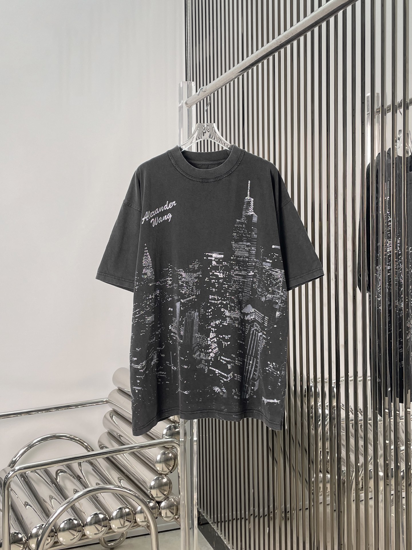 NO:504216,[Love] New [Love]!  Latest AW 25NEW New York Night Scenery Dart T-shirt. Size SML, tees, t-shirt, alexander wang19860909[爱心]新款[爱心]！最新AW 25NEW 纽约夜景闪钻T恤.尺码SML,,tees，t-shirt,alexander wang,Women's clothing