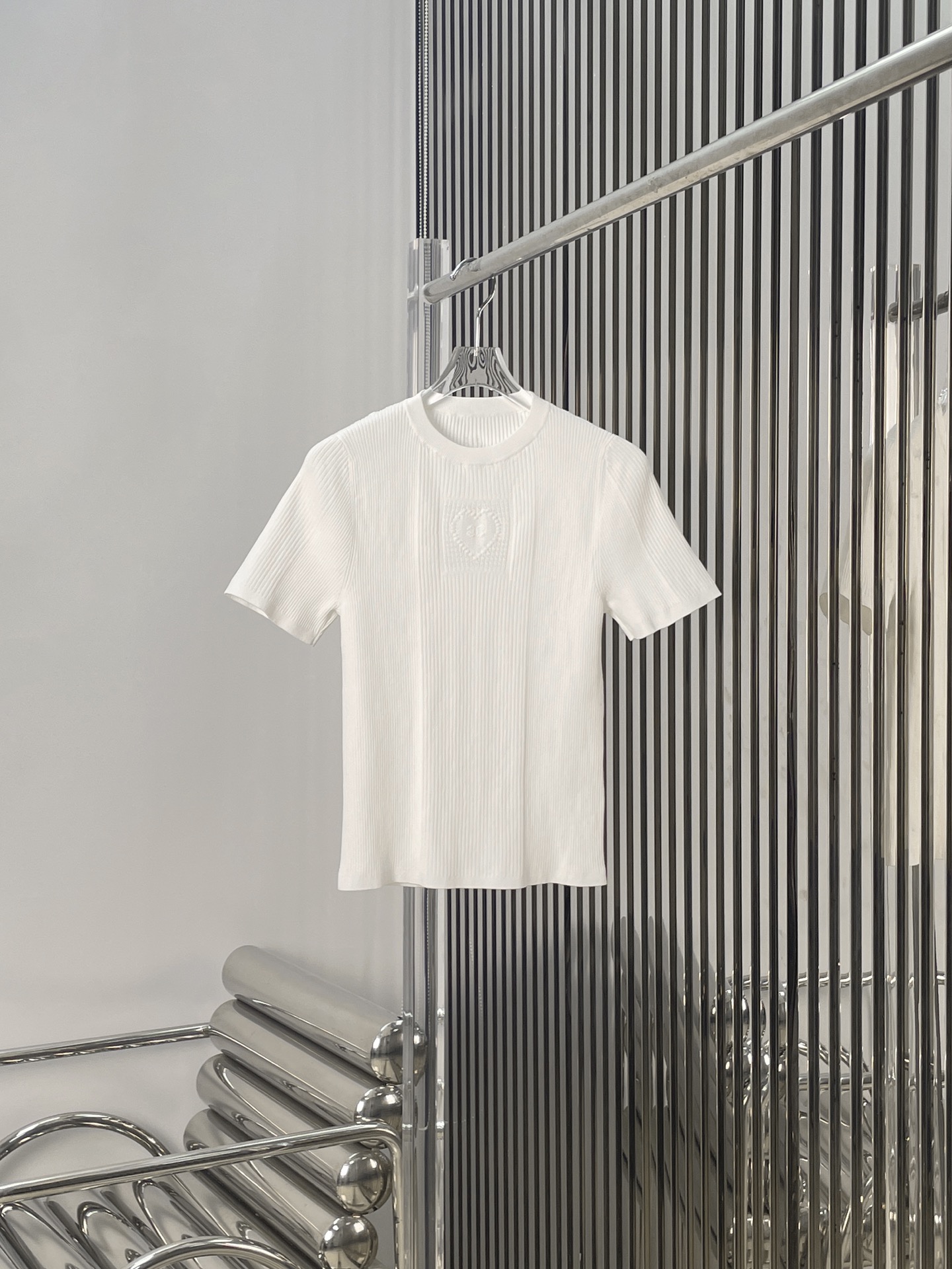 NO:505312,[Love] New [Love]!  Latest CH 25NEW love jacquard double C short-sleeved sweater. Size SML, T-shirt, alexander wang19860909[爱心]新款[爱心]！最新CH 25NEW 爱心提花双C短袖针织衫.尺码SML,,T-shirt,alexander wang,Women's clothing