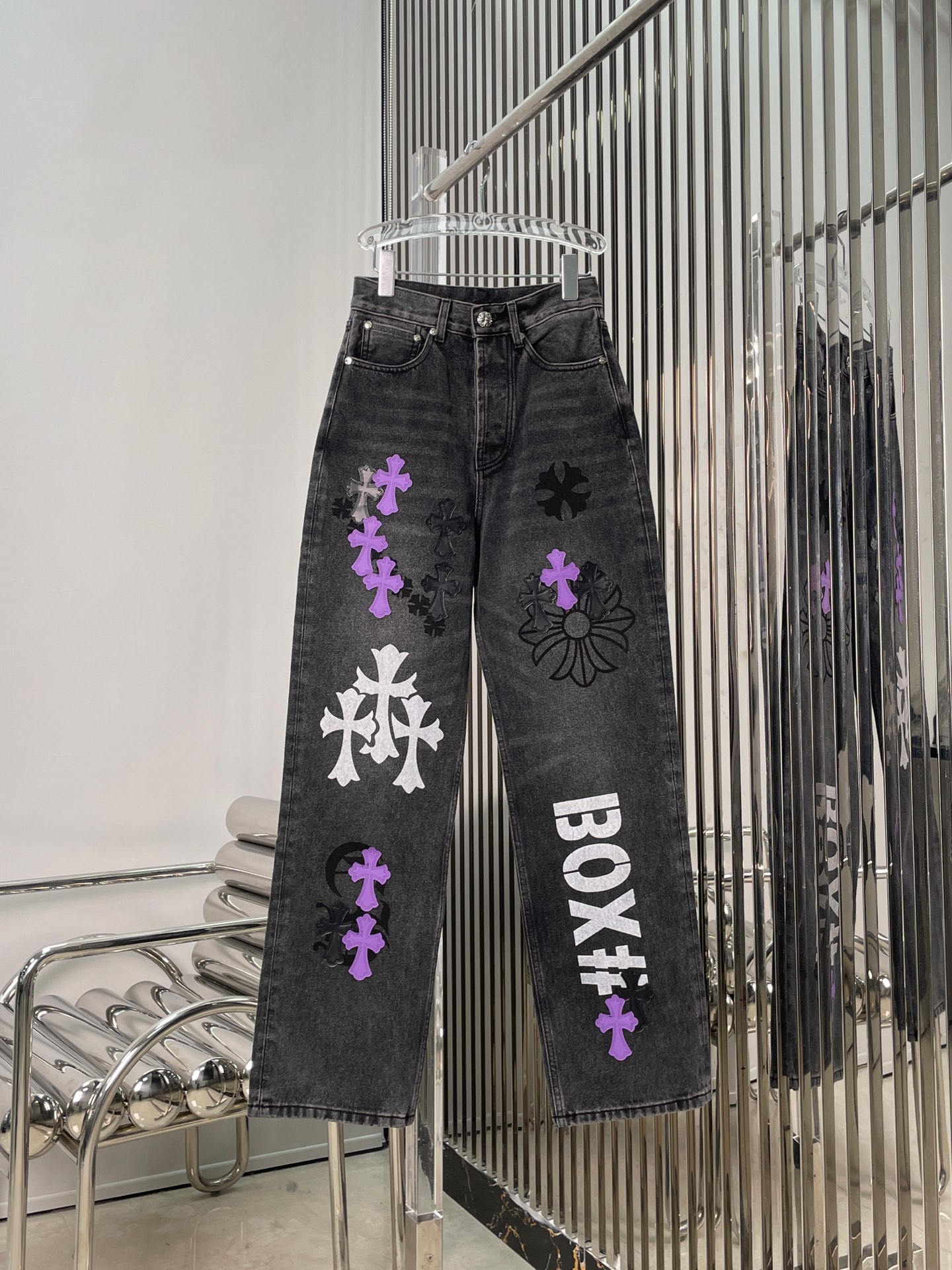 NO:506292,[Love] New [Love]!  Latest CH 25NEW Purple Patch Skin Charcoal Grave Grave Jeans. Size SML., jeans,alexander wang19860909[爱心]新款[爱心]！最新CH 25NEW 紫色拼皮炭灰涂鸦牛仔裤.尺码SML.,,jeans,alexander wang,Women's clothing