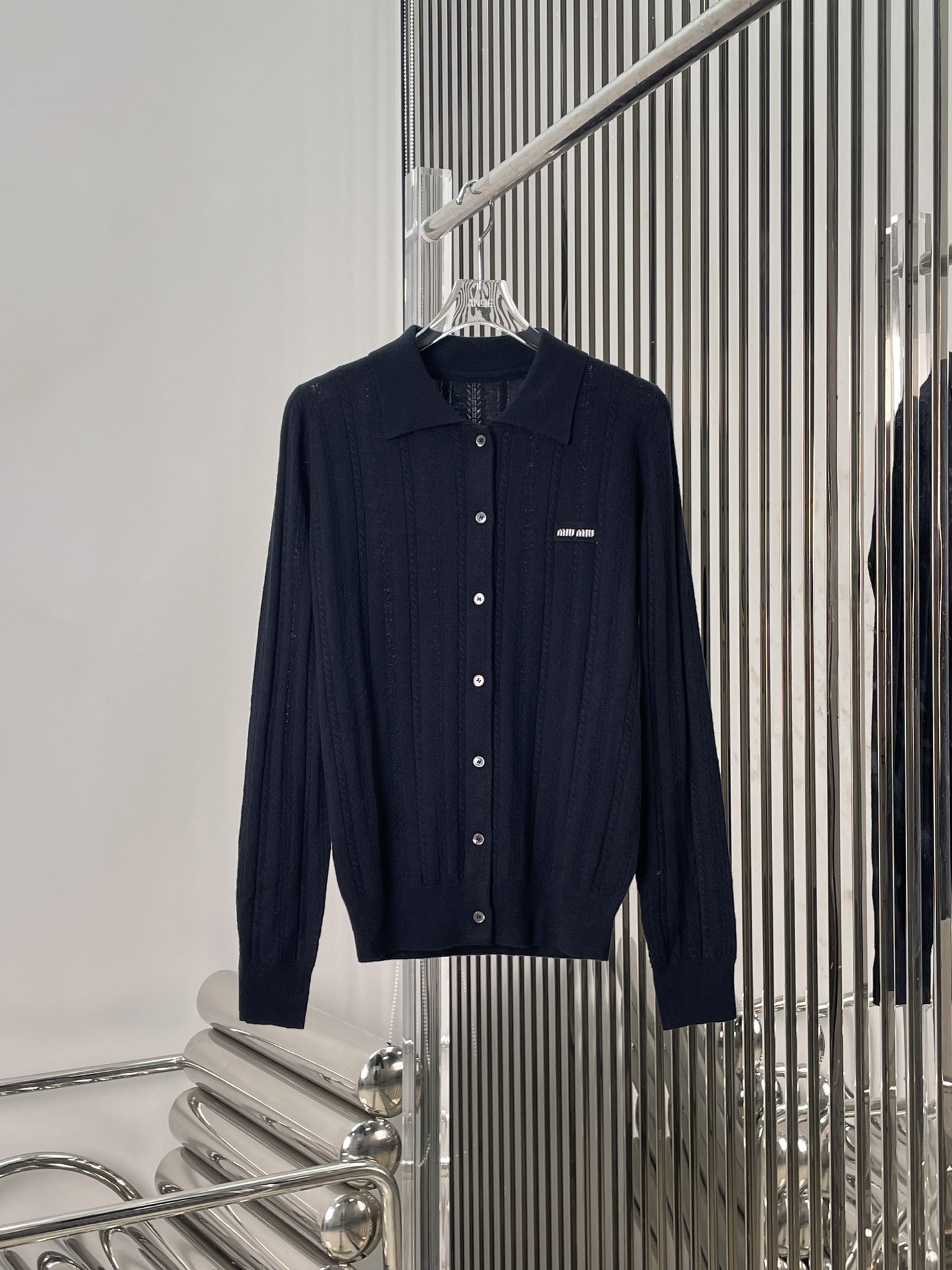 NO:507788,[Love] New [Love]!  Latest MIU 25NEW alphabet badge pick hole knit cardigan. Size SML.P, miumiu, alexander wang19860909[爱心]新款[爱心]！最新MIU 25NEW 字母徽章挑孔针织开衫.尺码SML.P,,miumiu,alexander wang,Women's clothing