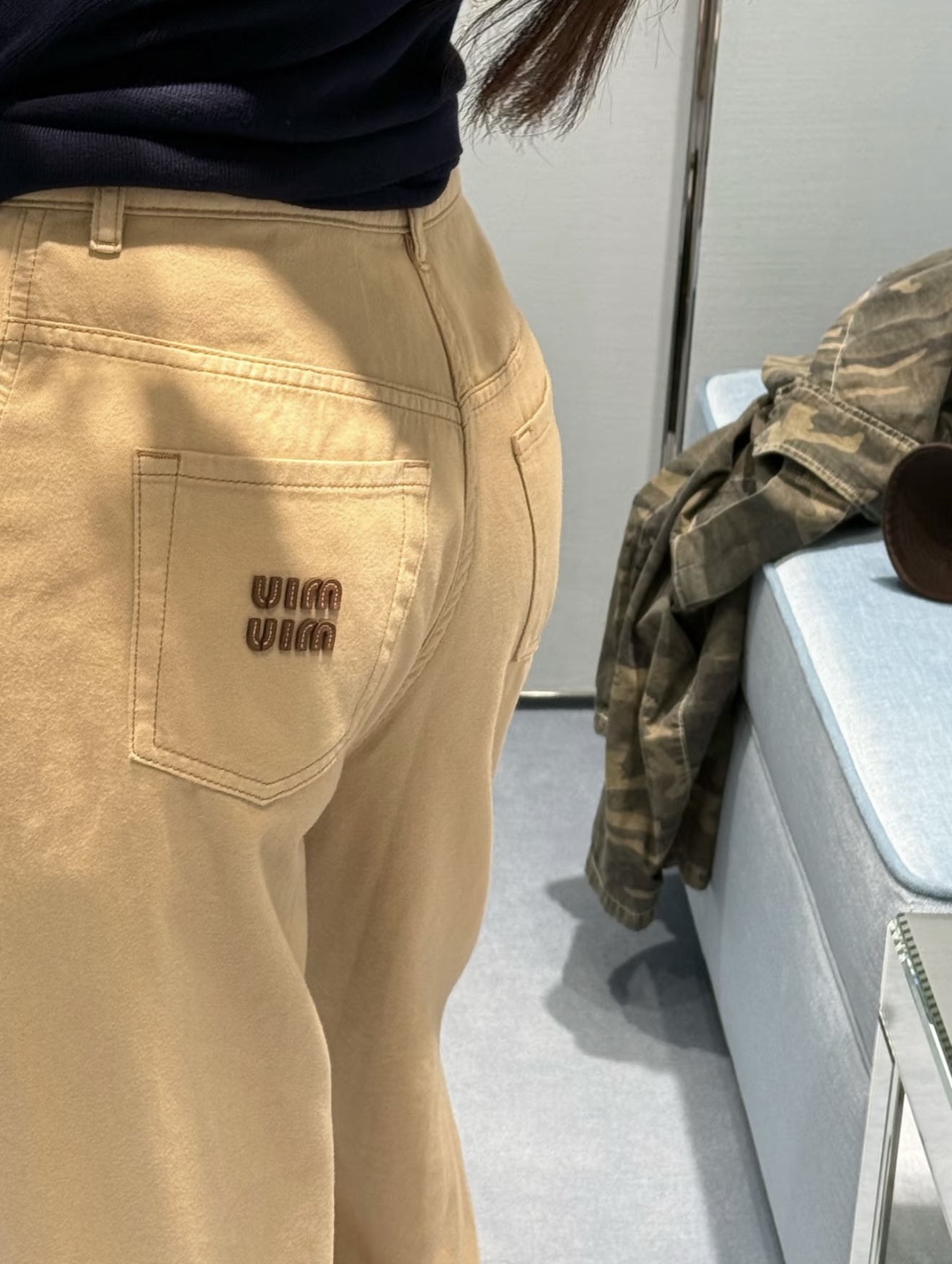 NO:507800,[Love] New [Love]!  Latest MIU 25NEW alphabet chapter khaki wash water used jeans. Size SML, miumiu, jeans, alexander wang19860909[爱心]新款[爱心]！最新MIU 25NEW 字母章仔卡其色洗水做旧牛仔裤.尺码SML,,miumiu,jeans,alexander wang,Women's clothing