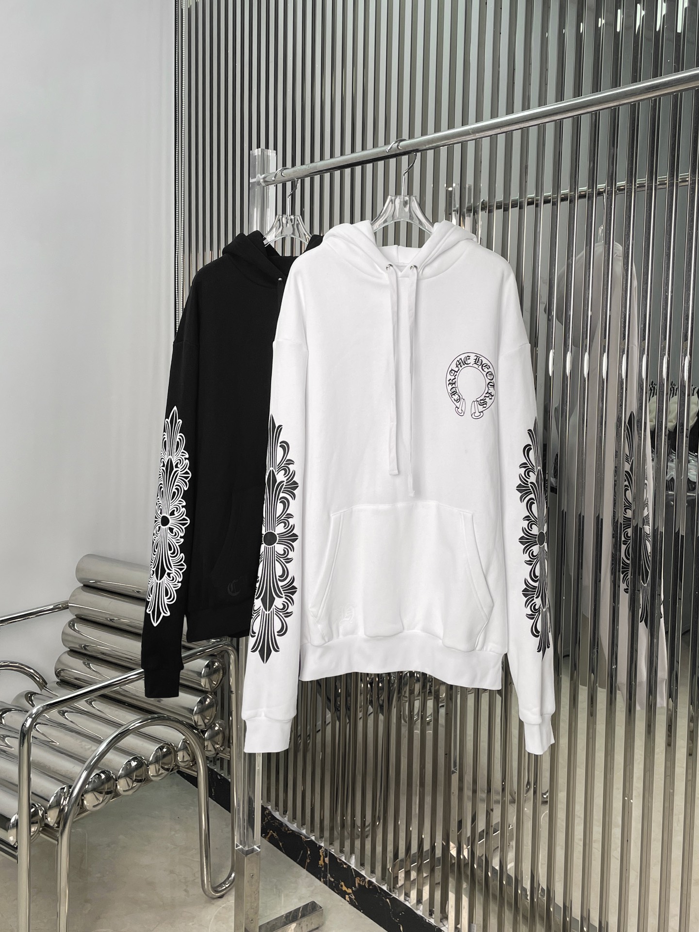 NO:560968,[Love] New style [Love]!  The latest CH 25NEW Crow angel wings zipper hooded sweatshirt. Color black, white. Size SML, chrome hearts, hoodie, sweatshirts, hats, alexander wang19860909[爱心]新款[爱心]！最新CH 25NEW 克罗天使翅膀拉链连帽卫衣.颜色黑、白.尺码SML,,chrome hearts,hoodie,sweatshirts,hats,alexander wang,Women's clothing