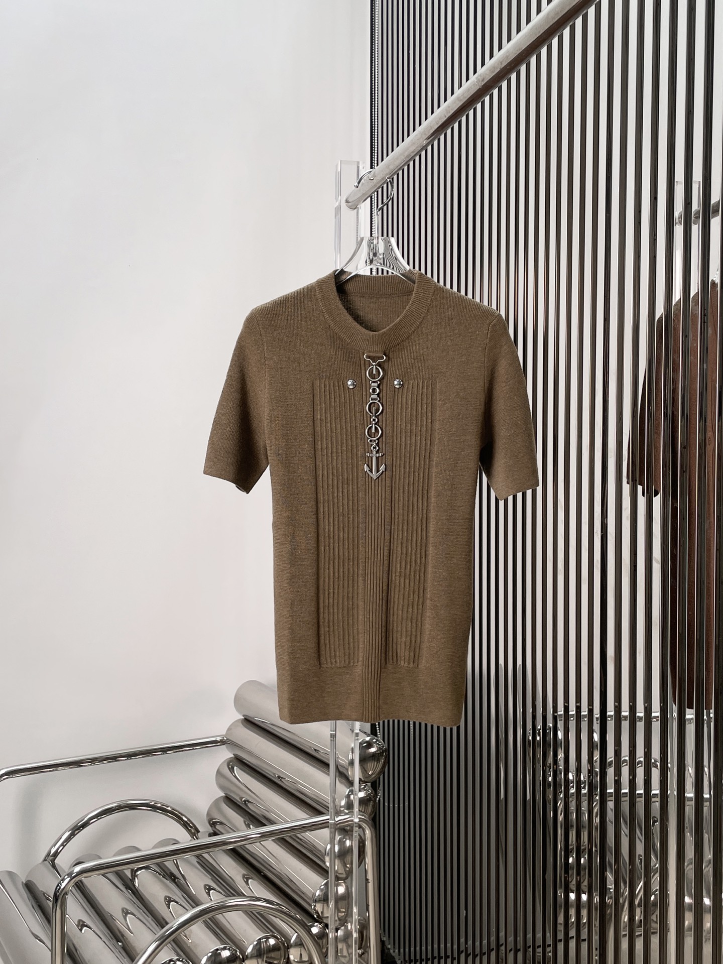 NO:560945,[Love] New style [Love]!  The latest PR R 25NEW short-sleeved sweater with metal accessories. Size SML, T-shirt, alexander wang19860909[爱心]新款[爱心]！最新PR R 25NEW 金属配饰短袖针织衫.尺码SML,,T-shirt,alexander wang,Women's clothing