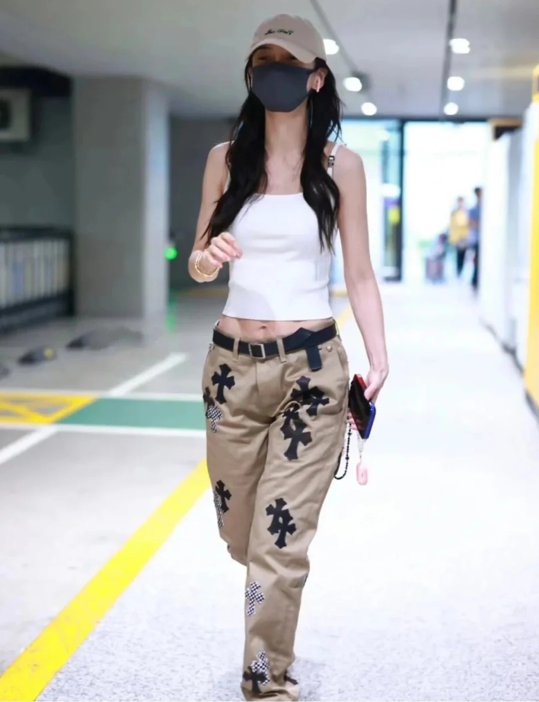 NO:560957,[Love] New style [Love]!  The latest CH 25NEW Croix cross patchwork khaki casual pants. Size SML.,,chrome hearts,alexander wang19860909[爱心]新款[爱心]！最新CH 25NEW 克罗十字架拼皮卡其色休闲裤.尺码SML.,,chrome hearts,alexander wang,Women's clothing