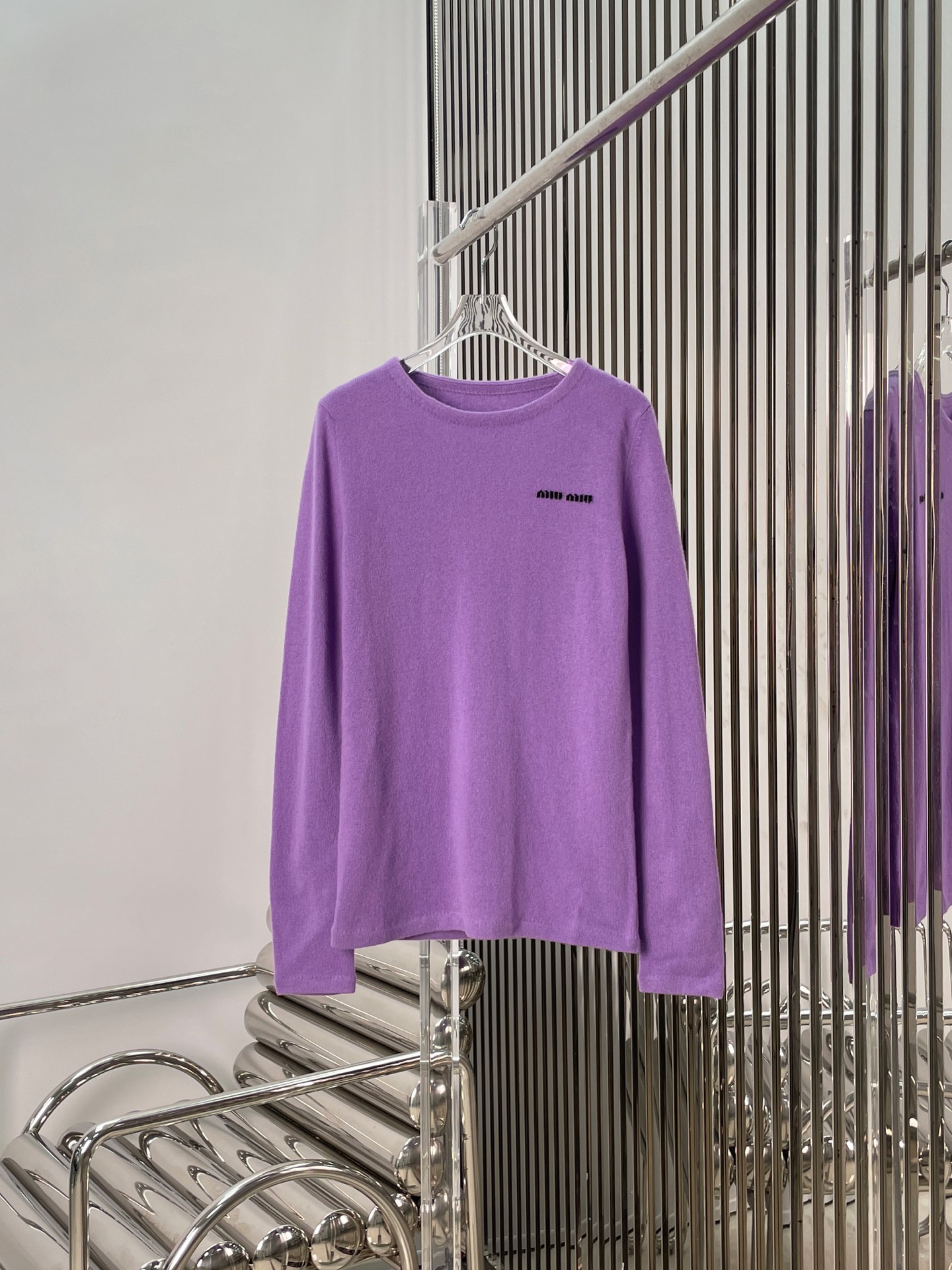 NO:561800,[Love] New style [Love]!  The latest MIU 25NEW purple letter jacquard knitted top. Sizes SML,,miumiu,alexander wang19860909[爱心]新款[爱心]！最新MIU 25NEW 紫色字母提花针织上衣.尺码SML,,miumiu,alexander wang,Women's clothing