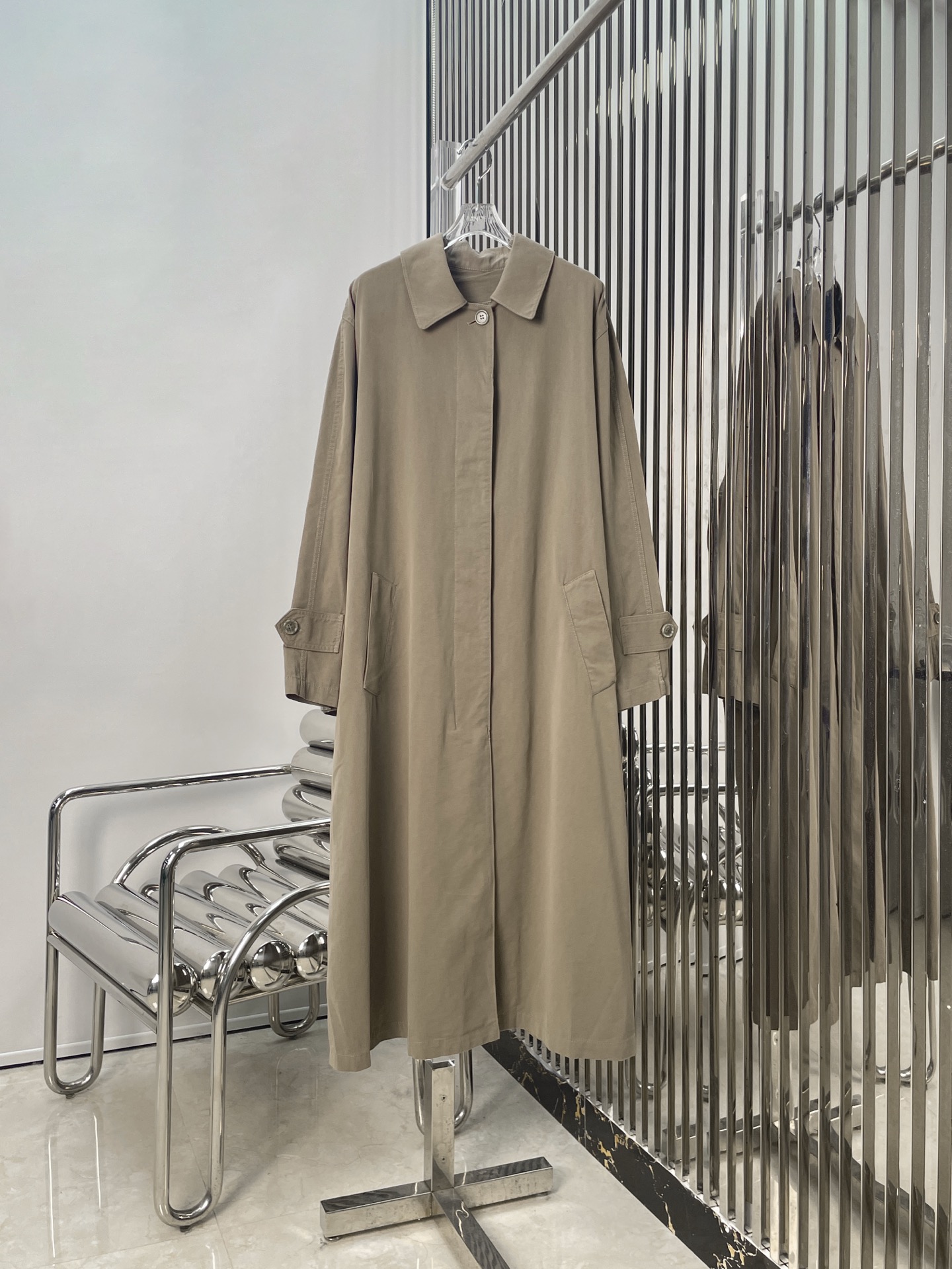 NO:563752,[Love] New style [Love]!  The latest THE R 25NEW minimalist style windbreaker. Size SML,,alexander wang19860909[爱心]新款[爱心]！最新THE R 25NEW 极简风廓形风衣.尺码SML,,alexander wang,Women's clothing