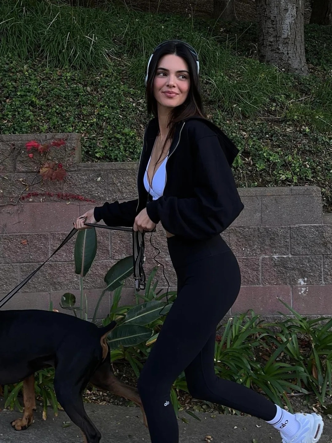 NO:563740,[Love] New style [Love]!  The latest ALO 25NEW classic letter yoga pants. Size SML.,,alexander wang19860909[爱心]新款[爱心]！最新ALO 25NEW 经典字母瑜伽裤.尺码SML.,,alexander wang,Women's clothing