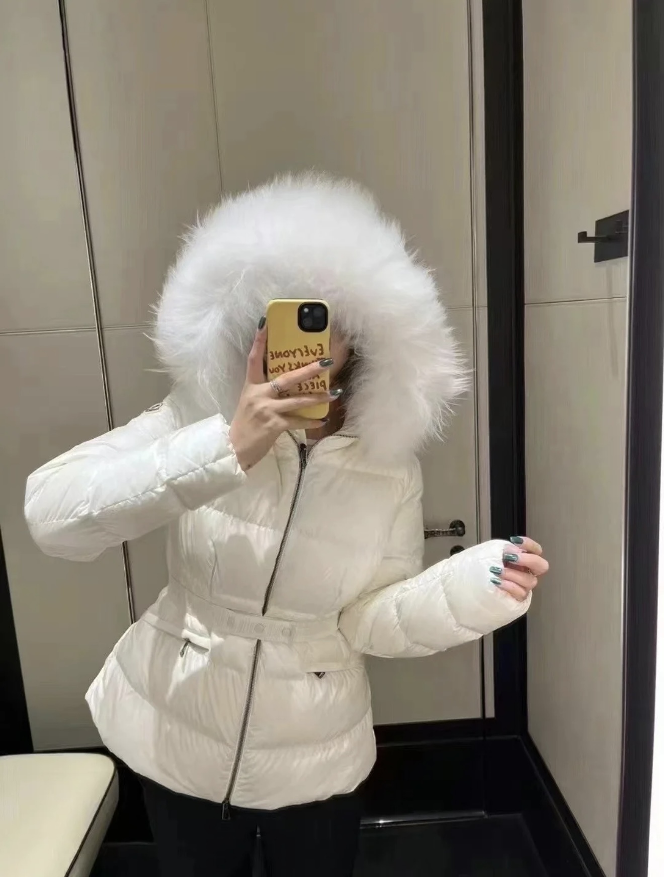 NO:563768,[Love] New style [Love]!  The latest MON 25NEW fur collar hooded waist down jacket. Color black, white. Size SML.,,down jacket,hats,alexander wang19860909[爱心]新款[爱心]！最新MON 25NEW 毛领连帽收腰羽绒服.颜色黑、白.尺码SML.,,down jacket,hats,alexander wang,Women's clothing