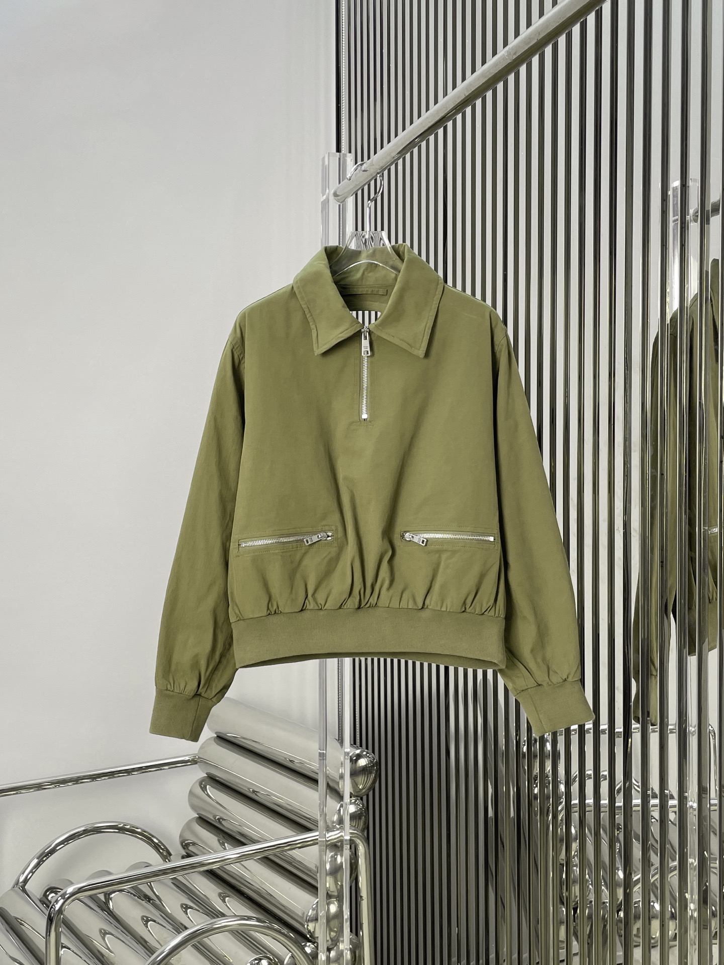 NO:566854,[Love] New style [Love]!  The latest PR 25NEW triangular zipper army green distressed jacket. Size SML,,jackets & coats,alexander wang19860909[爱心]新款[爱心]！最新PR 25NEW 三角标拉链军绿色做旧外套.尺码SML,,jackets & coats,alexander wang,Women's clothing