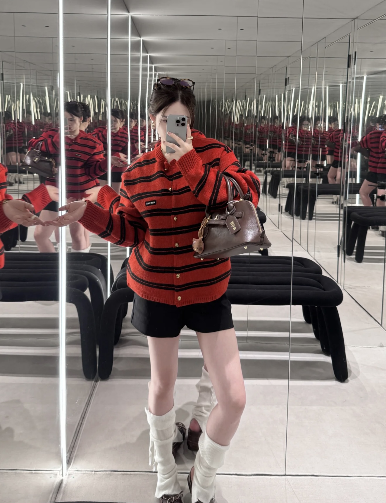 NO:568868,[Love] New style [Love]!  The latest MIU 25NEW Christmas limited cashmere striped knitted cardigan. Size SML.,,miumiu,alexander wang19860909[爱心]新款[爱心]！最新MIU 25NEW 圣诞限定羊绒条纹针织开衫.尺码SML.,,miumiu,alexander wang,Women's clothing