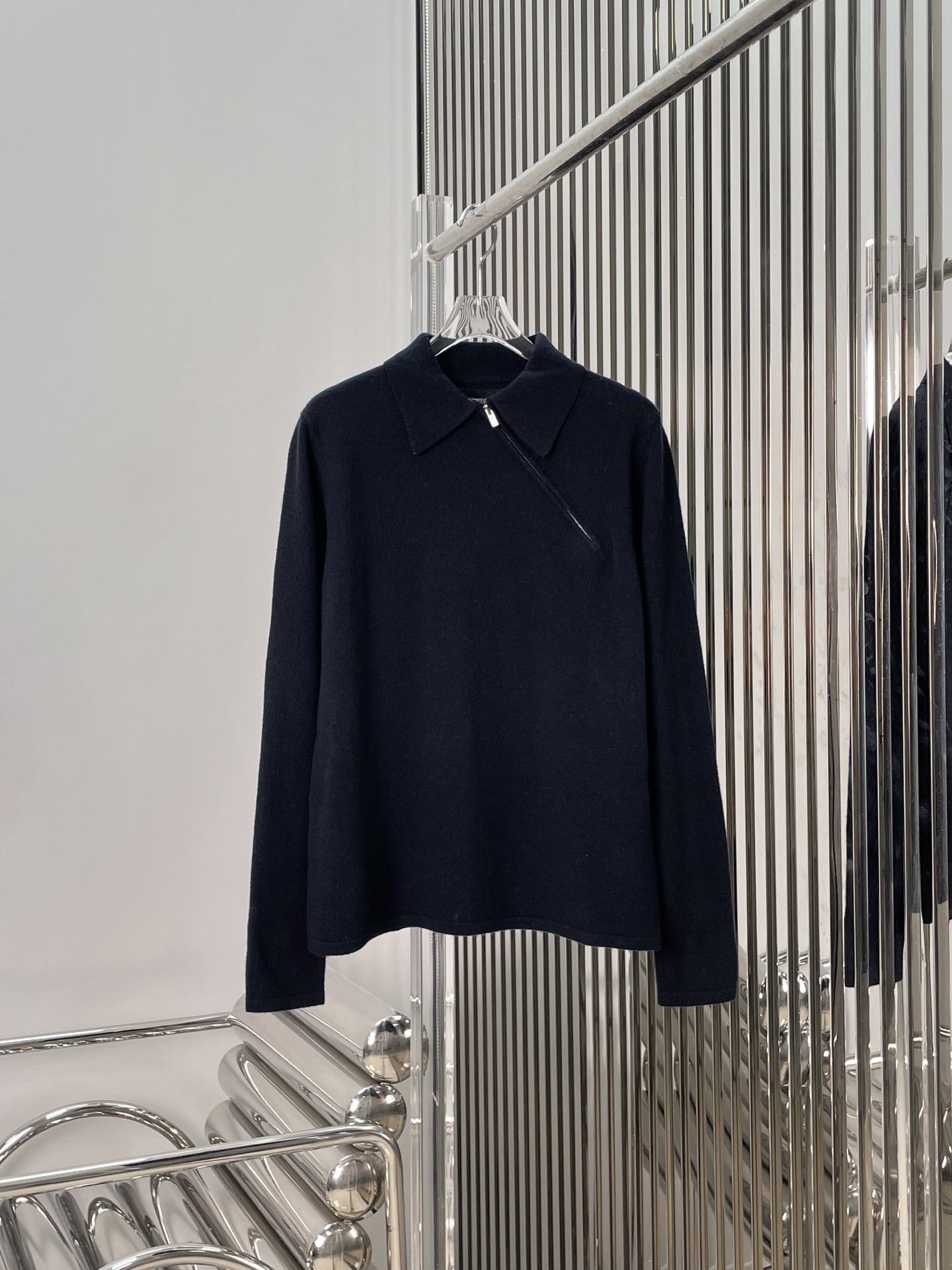 NO:569958,[Love] New style [Love]!  The latest MIU 25NEW down diagonal zipper long-sleeved sweater. Size SML.,,miumiu,down jacket,alexander wang19860909[爱心]新款[爱心]！最新MIU 25NEW 羽绒斜拉链长袖针织衫.尺码SML.,,miumiu,down jacket,alexander wang,Women's clothing