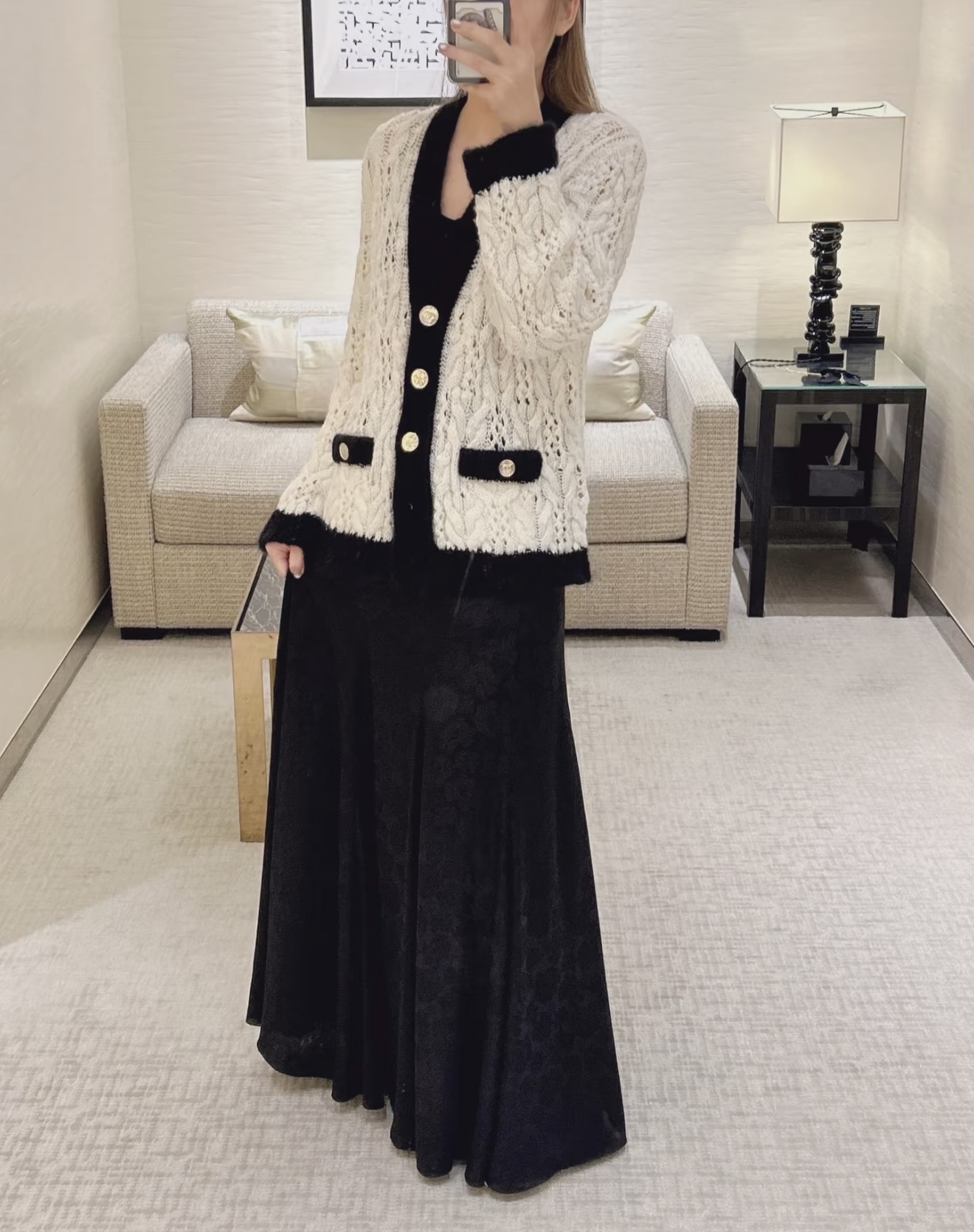 NO:576807,[Love] New style [Love]!  The latest CH 25NEW hand hook knitted cardigan. Color black and white. Size SML.,,alexander wang19860909[爱心]新款[爱心]！最新CH 25NEW 手工坊手勾针织开衫.颜色黑、白.尺码SML.,,alexander wang,Women's clothing