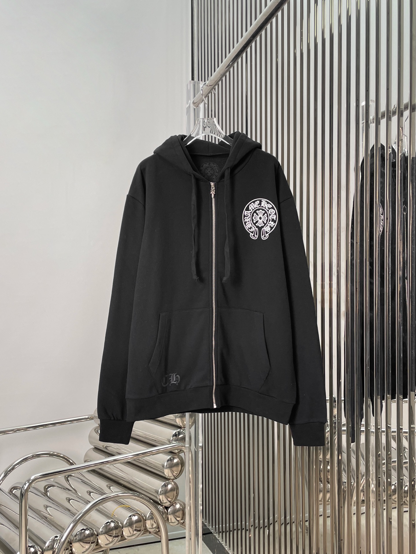 NO:578004,[Love] New style [Love]!  The latest CH 25NEW LISA co-branded hooded sweatshirt. Size SML.P,,hoodie,sweatshirts,hats,alexander wang19860909[爱心]新款[爱心]！最新CH 25NEW LISA联名连帽卫衣.尺码SML.P,,hoodie,sweatshirts,hats,alexander wang,Women's clothing