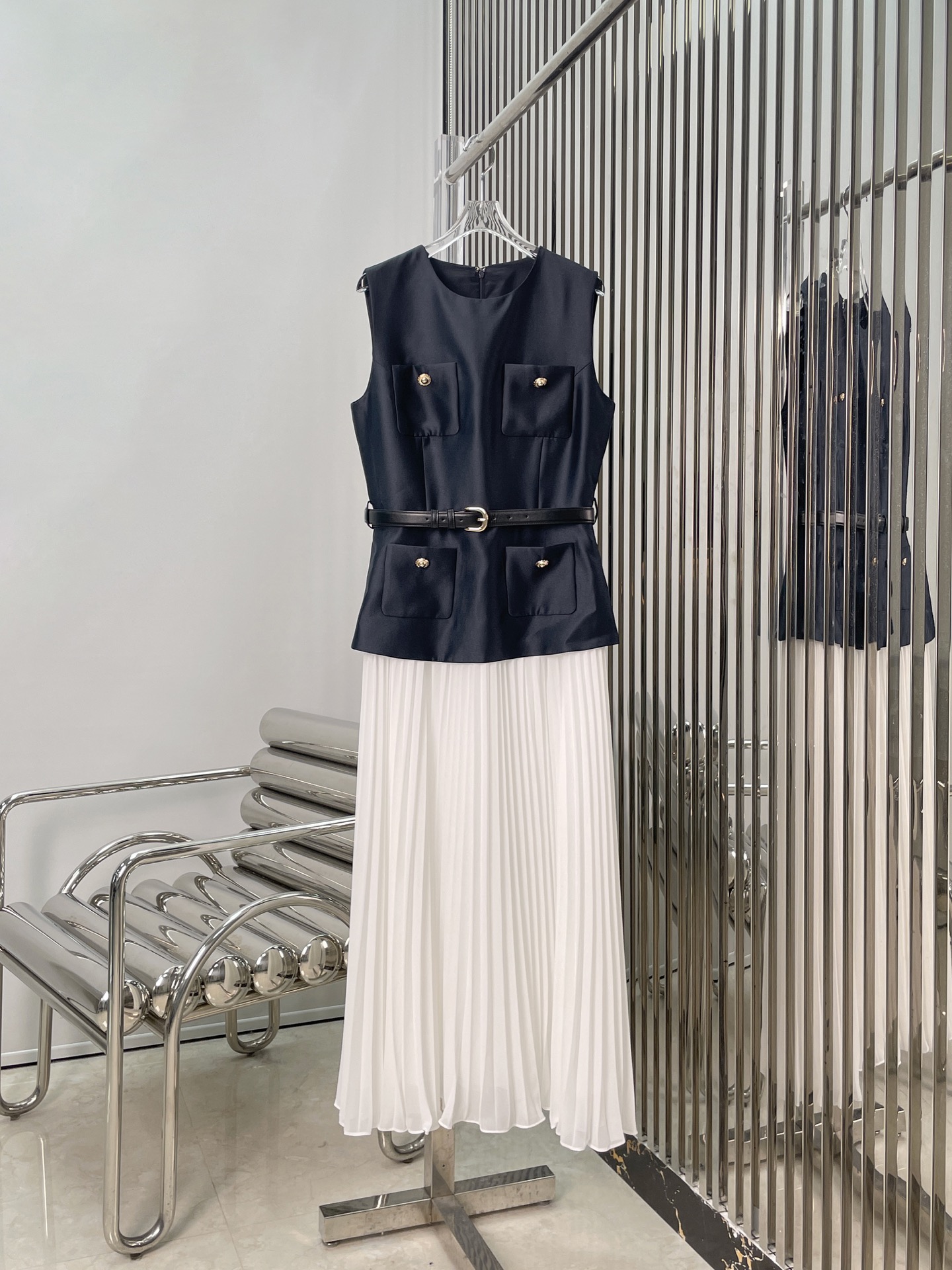 NO:588467,[Love] New style [Love]!  The latest SP 25NEW belted sleeveless pleated patchwork dress. Sizes SML, skirts, alexander wang19860909[爱心]新款[爱心]！最新SP 25NEW 腰带无袖百褶拼接连衣裙.尺码SML,,skirts,alexander wang,Women's clothing