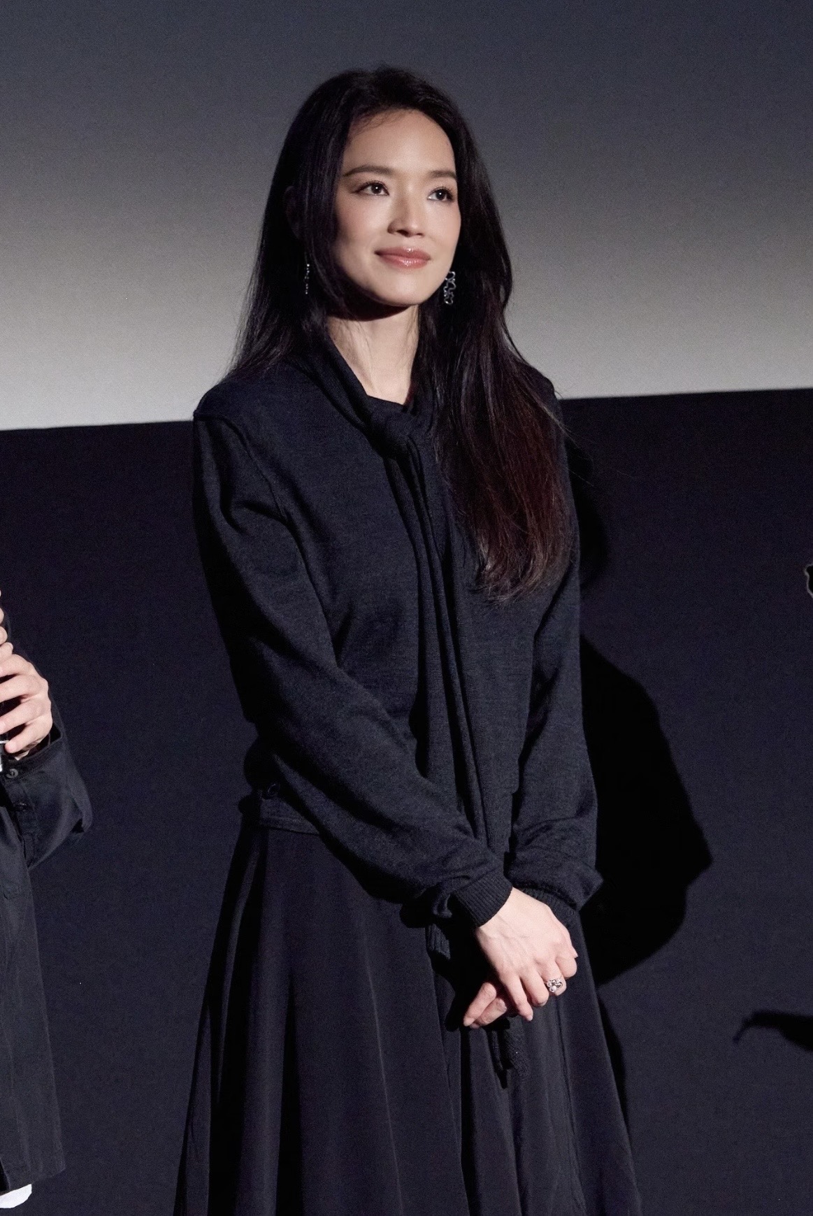 NO:588460,[Love] New style [Love]!  The latest LE 25NEW ribbon knitted cardigan. Color apricot, coffee. Size SML.,,alexander wang19860909[爱心]新款[爱心]！最新LE 25NEW 飘带针织开衫.颜色杏色、咖色.尺码SML.,,alexander wang,Women's clothing