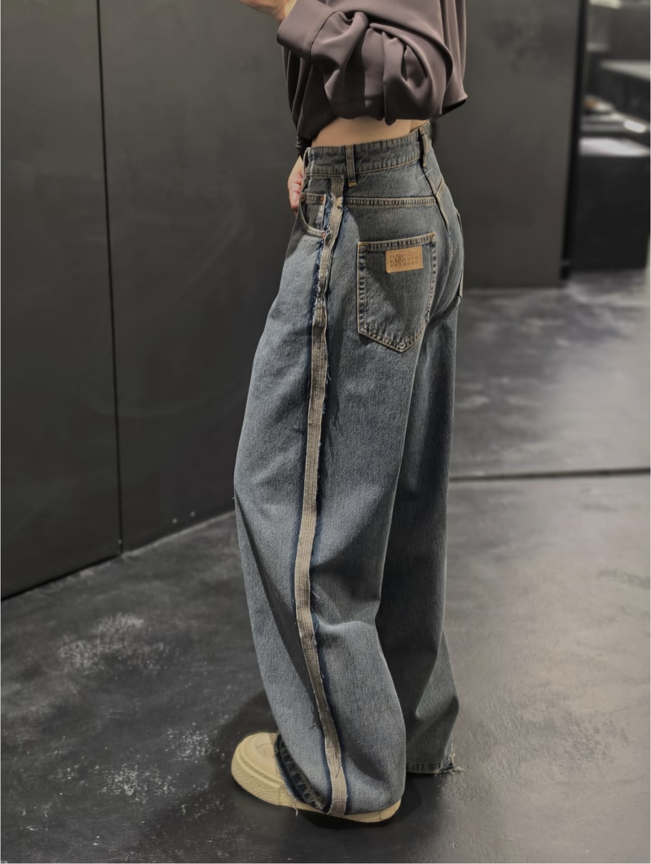 NO:590488,[Love] New style [Love]!  The latest MM6 25NEW distressed washed jeans. Size SML.P, masion margiela, jeans, alexander wang19860909[爱心]新款[爱心]！最新MM6 25NEW 做旧洗水破坏牛仔裤.尺码SML.P,,masion margiela,jeans,alexander wang,Women's clothing