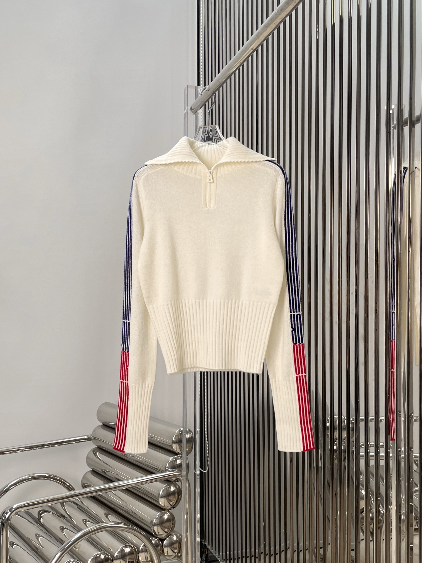 NO:590921,[Love] New style [Love]!  The latest D 25NEW striped knitted lapel top. Size SML,,alexander wang19860909[爱心]新款[爱心]！最新D 25NEW 条纹针织翻领上衣.尺码SML,,alexander wang,Women's clothing