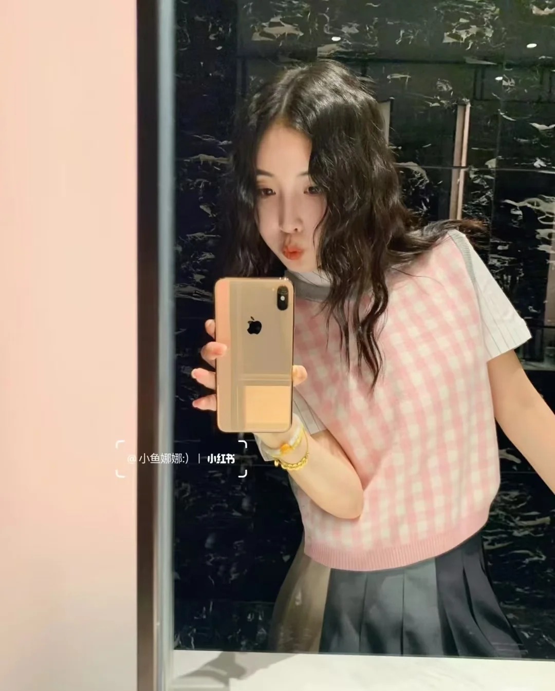 NO:590912,[Love] New style [Love]!  The latest TB 25NEW color block checkerboard knitted vest. Size SML.,,alexander wang19860909[爱心]新款[爱心]！最新TB 25NEW 拼色棋盘格针织背心.尺码SML.,,alexander wang,Women's clothing