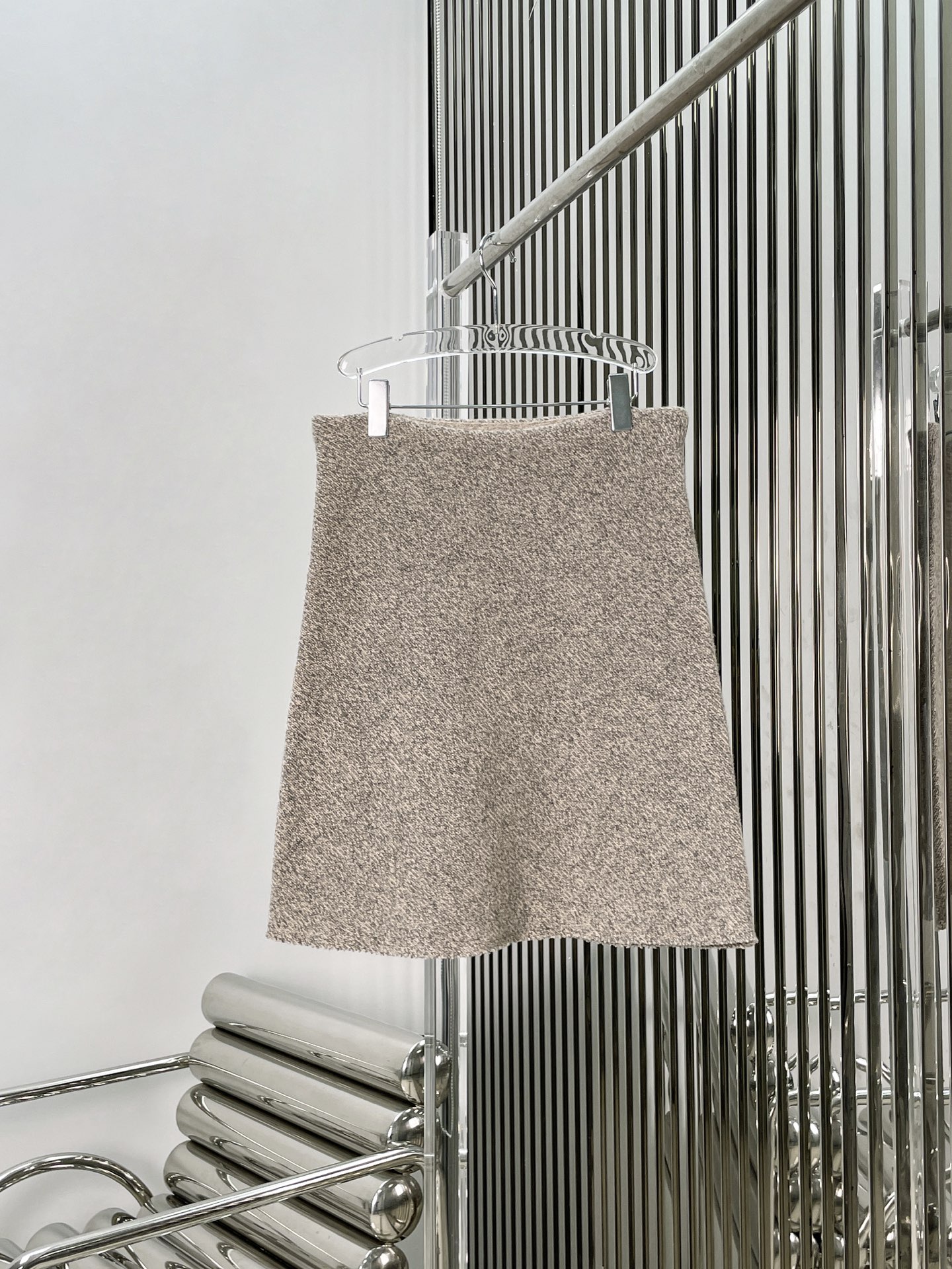 NO:591875,[Love] New style [Love]!  The latest MIU 25NEW wool knitted cardigan + skirt. Size SM,,miumiu,skirts,alexander wang19860909[爱心]新款[爱心]！最新MIU 25NEW 羊毛针织开衫+半裙.尺码SM,,miumiu,skirts,alexander wang,Women's clothing