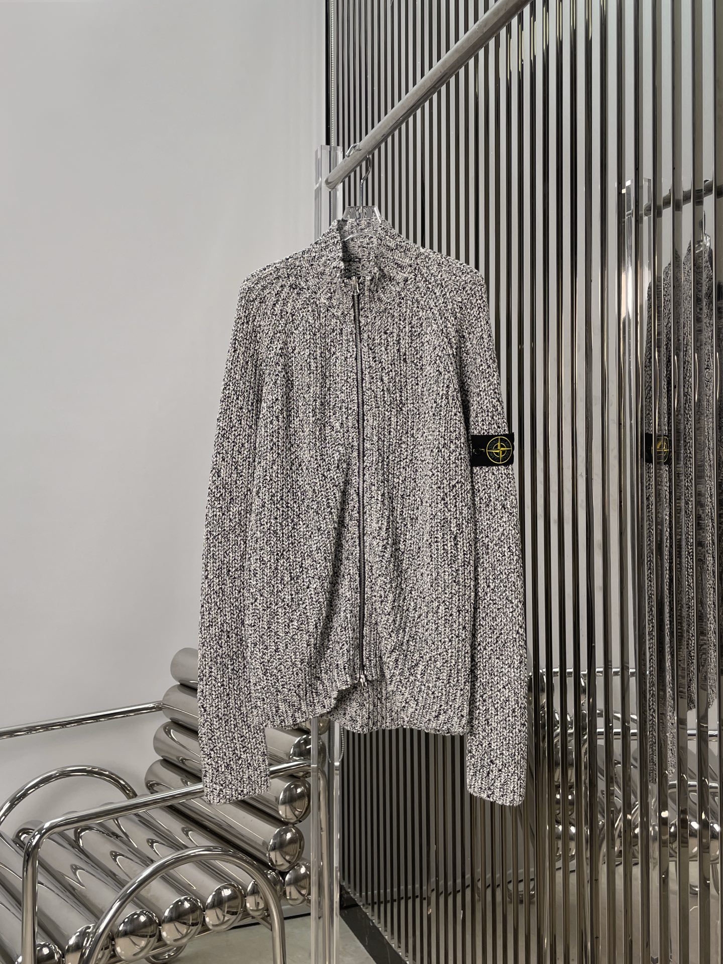 NO:605566,[Love] New style [Love]!  The latest STONE 25NEW floral gray woven mixed yarn zipper cardigan. Size SML.,,alexander wang19860909[爱心]新款[爱心]！最新STONE 25NEW 花灰色编织混纱拉链开衫.尺码SML.,,alexander wang,Women's clothing