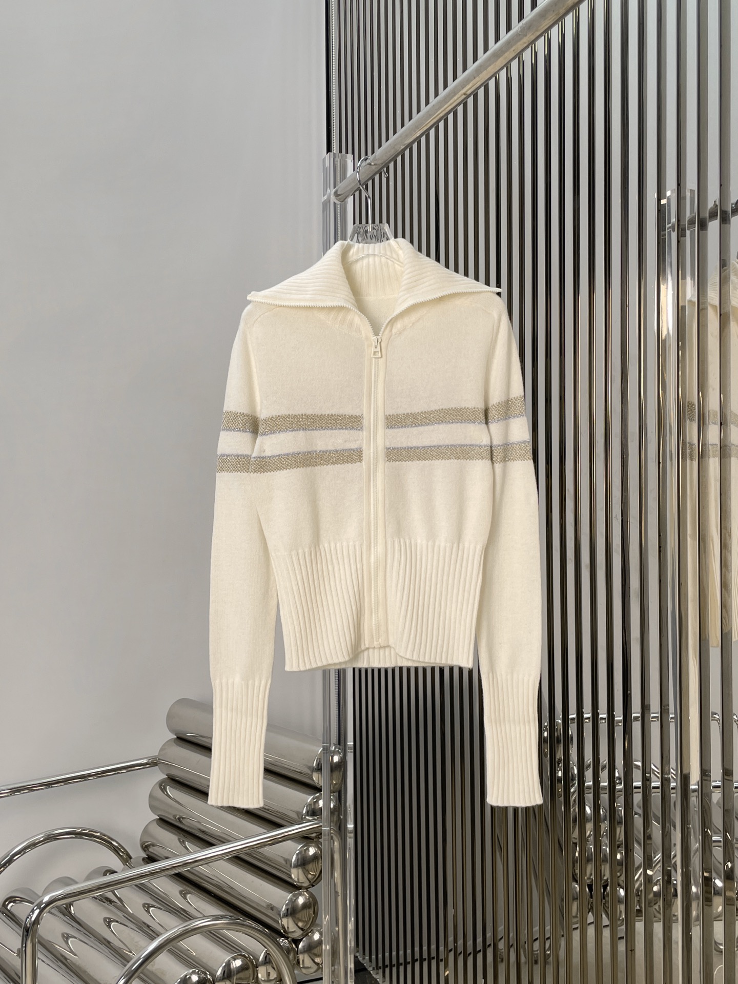 NO:605579,[Love] New style [Love]!  The latest D 25NEW back letter jacquard zipper cardigan. Size SML.P,,alexander wang19860909[爱心]新款[爱心]！最新D 25NEW 背部字母提花拉链开衫.尺码SML.P,,alexander wang,Women's clothing