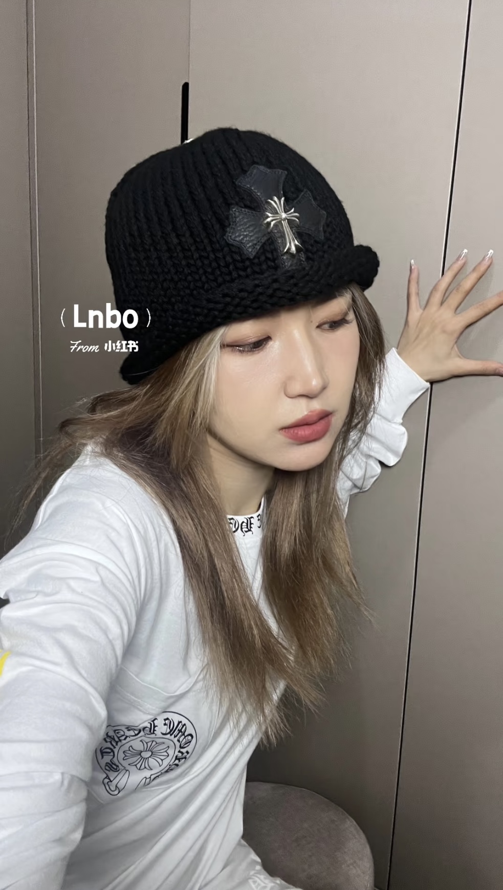 NO:605572,[Love] New style [Love]!  The latest CH 25NEW silver-plated cross and leather wool cold hat.,,hats,alexander wang19860909[爱心]新款[爱心]！最新CH 25NEW 镀银十字架拼皮羊毛冷帽.,,hats,alexander wang,Women's clothing