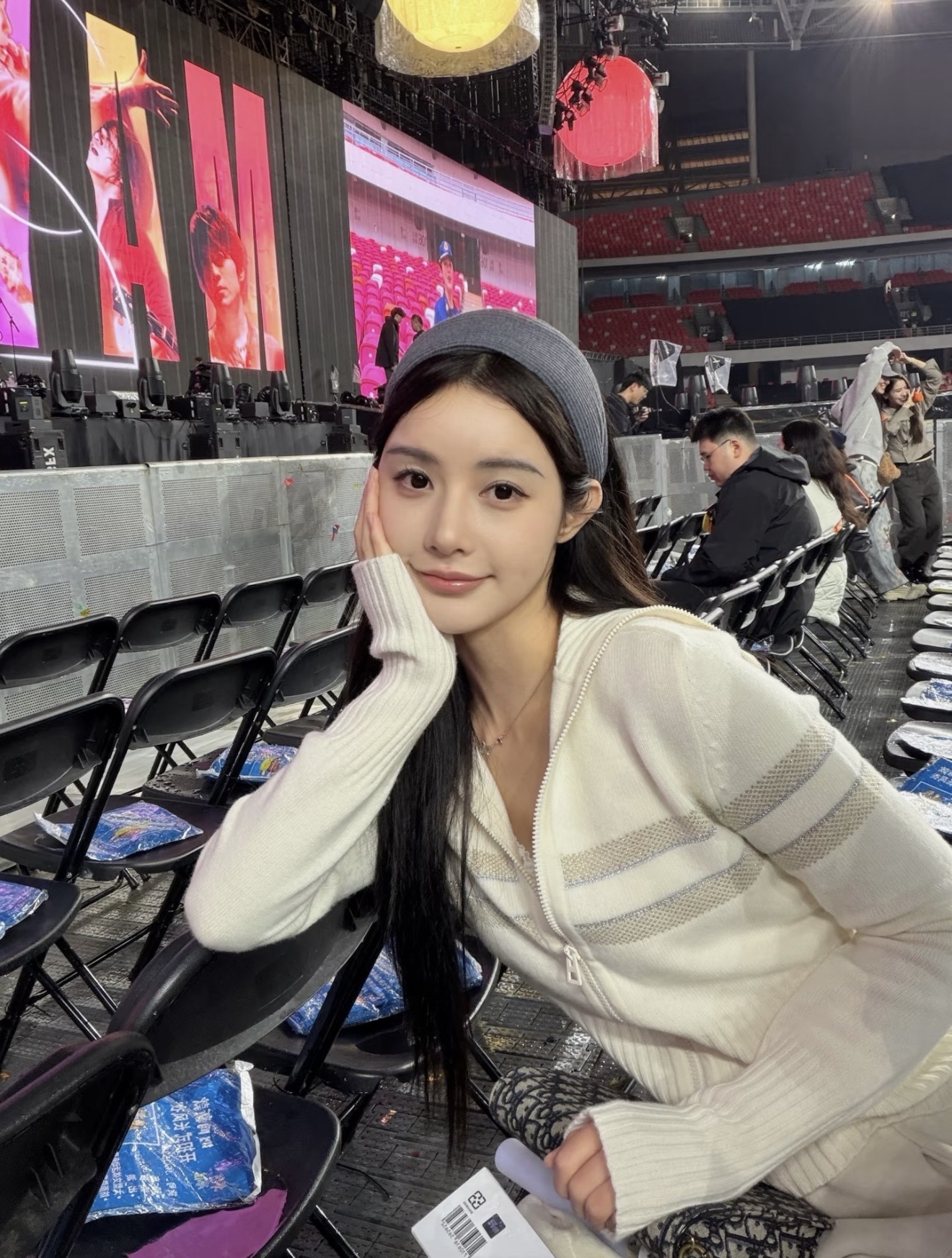 NO:605581,[Love] New style [Love]!  The latest D 25NEW back letter jacquard zipper cardigan. Size SML.,,alexander wang19860909[爱心]新款[爱心]！最新D 25NEW 背部字母提花拉链开衫.尺码SML.,,alexander wang,Women's clothing