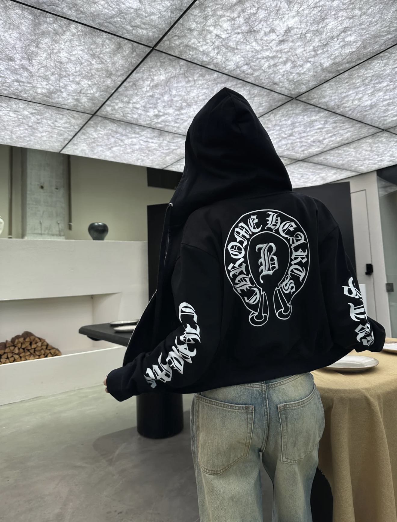 NO:606017,[Love] New style [Love]!  The latest CH 25NEW Crowe co-branded short hooded sweatshirt. Size SML.,,chrome hearts,hoodie,sweatshirts,hats,alexander wang19860909[爱心]新款[爱心]！最新CH 25NEW 克罗联名款短款连帽卫衣.尺码SML.,,chrome hearts,hoodie,sweatshirts,hats,alexander wang,Women's clothing