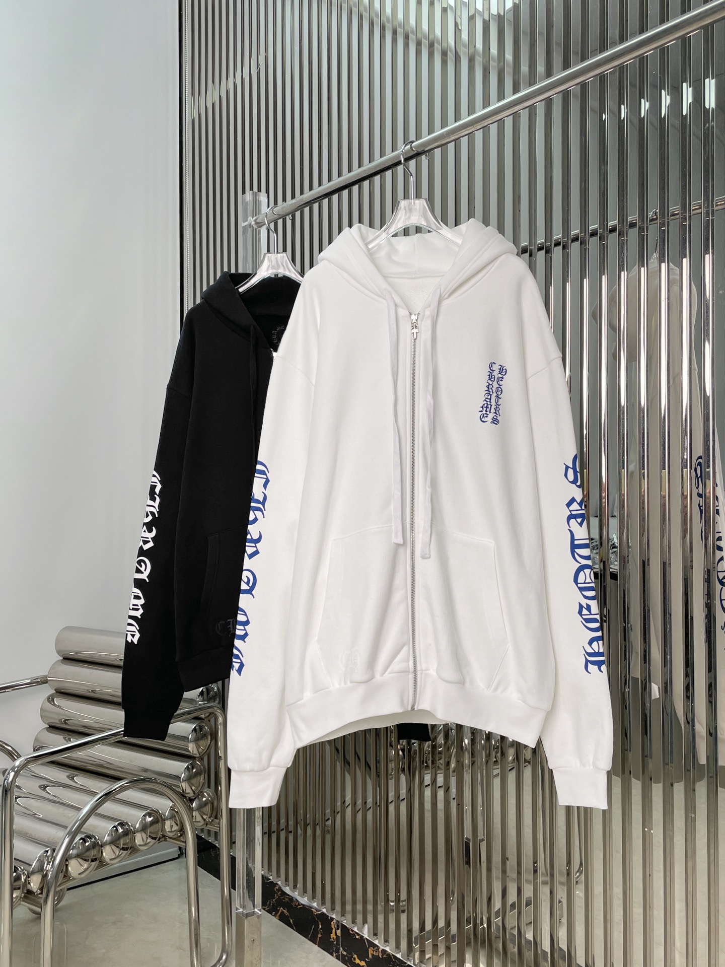 NO:606664,[Love] New style [Love]!  The latest CH 25NEW Chrome Sanskrit zipper hooded sweatshirt. Color white, black. Size SML.,,chrome hearts,hoodie,sweatshirts,hats,alexander wang19860909[爱心]新款[爱心]！最新CH 25NEW 克罗梵文拉链连帽卫衣.颜色白、黑.尺码SML.,,chrome hearts,hoodie,sweatshirts,hats,alexander wang,Women's clothing