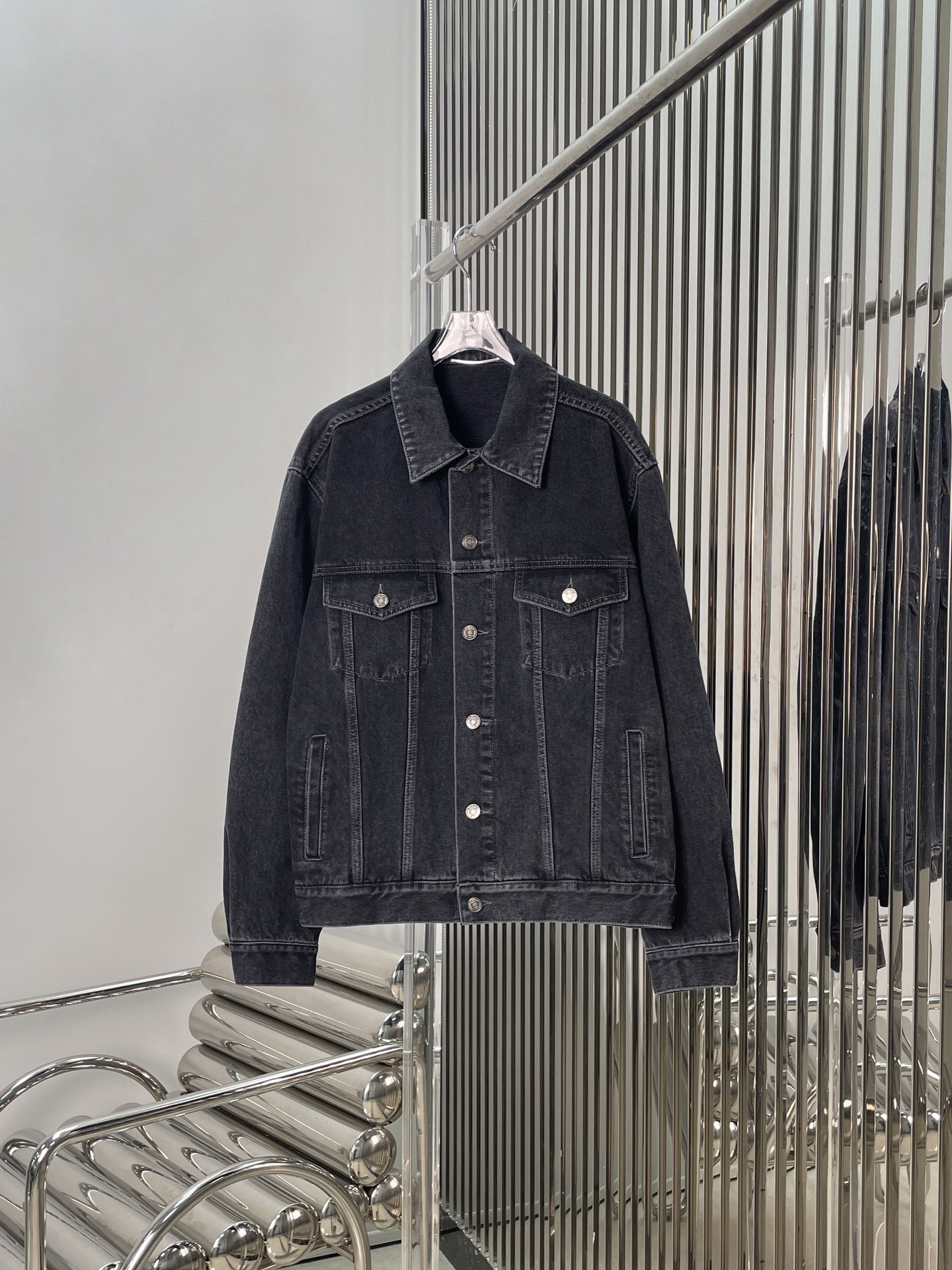 NO:606624,[Love] New style [Love]!  The latest SLP 25NEW Rose loose charcoal gray denim jacket. Size SML.,,loro piana,jackets & coats,alexander wang19860909[爱心]新款[爱心]！最新SLP 25NEW Rose同款宽松炭灰色牛仔外套.尺码SML.,,loro piana,jackets & coats,alexander wang,Women's clothing