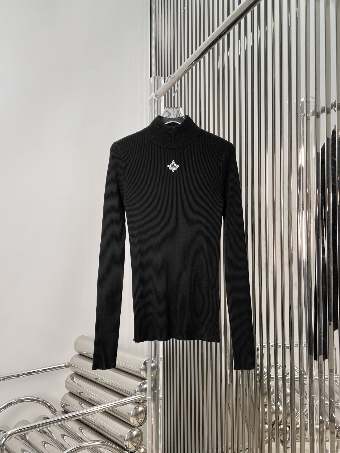 NO:608630,[Love] New style [Love]!  The latest L 25NEW presbyopic embroidered turtleneck wool bottoming shirt. Size SML.,,alexander wang19860909[爱心]新款[爱心]！最新L 25NEW 老花刺绣高领羊毛打底衫.尺码SML.,,alexander wang,Women's clothing