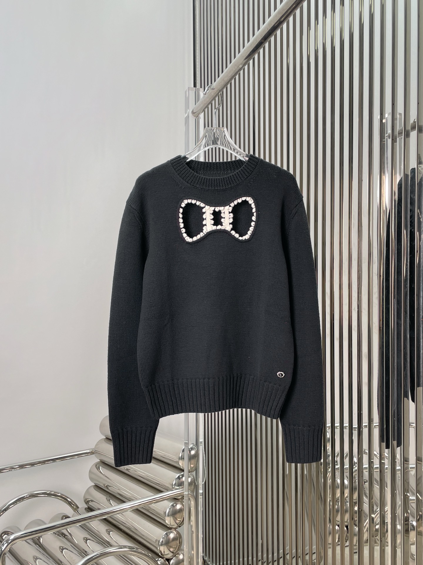 NO:610287,[Love] New style [Love]!  The latest CH 25NEW Xiaoxiang hollow bow knitted top + skirt. Size SML. Top,,skirts,alexander wang19860909[爱心]新款[爱心]！最新CH 25NEW 小香镂空蝴蝶结针织上衣+半裙.尺码SML.上,,skirts,alexander wang,Women's clothing