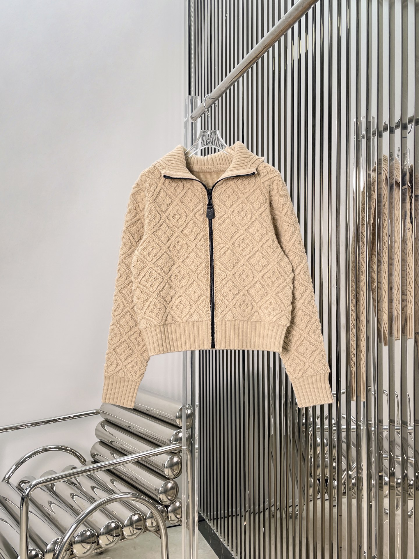 NO:610297,[Love] New style [Love]!  The latest LV 25NEW old pattern jacquard wool knitted hooded jacket. Size SML, Louis Vuitton, jackets & coats, hats, alexander wang19860909[爱心]新款[爱心]！最新LV 25NEW 老花提花羊毛针织连帽外套.尺码SML,,louis vuitton,jackets & coats,hats,alexander wang,Women's clothing