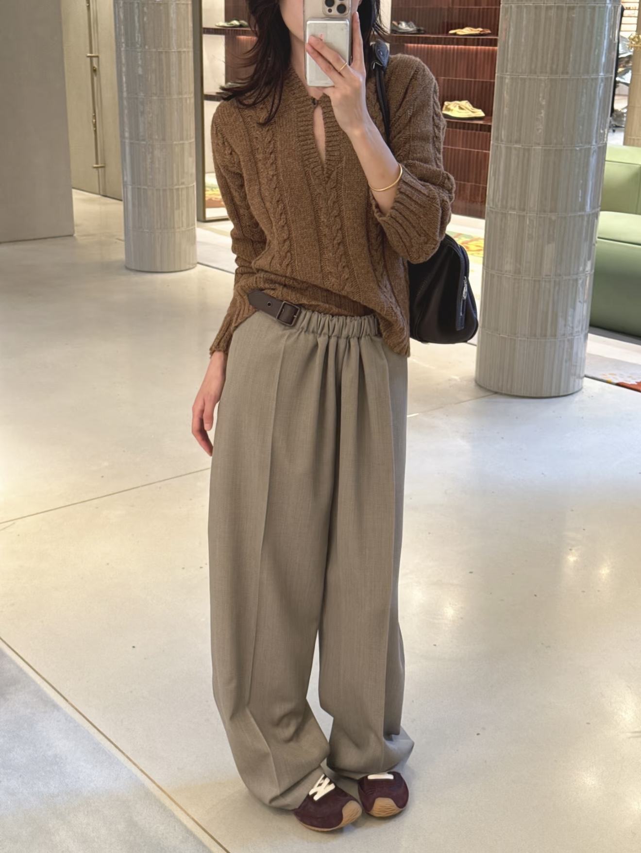 NO:611068,[Love] New style [Love]!  The latest LOE 25NEW double belt buckle belted worsted wool trousers. Size SML.,,loewe,alexander wang19860909[爱心]新款[爱心]！最新LOE 25NEW 双腰带扣束腰精纺羊毛西裤.尺码SML.,,loewe,alexander wang,Women's clothing